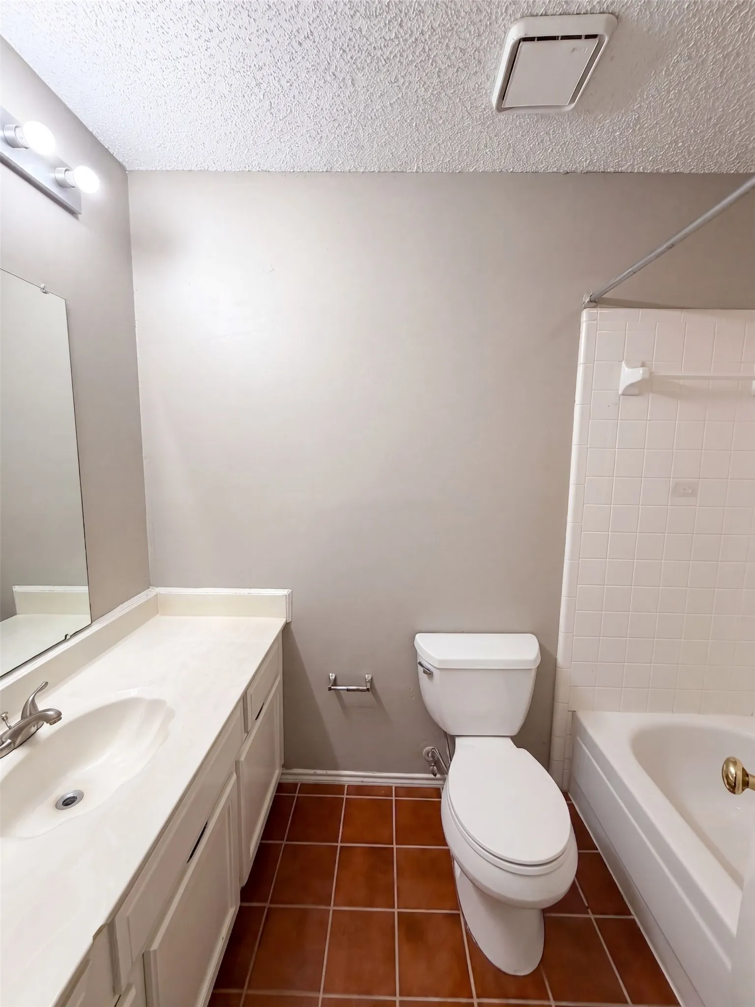 Single Family Residence For Sale in Denton County , 1633 San Francisco Street, Carrollton, Texas 75007, 3 Bedroom, 2 Bathroom, 2 Garage spaces, 1,602 Sqft, built in 1985, mls#21362171, Real Estate Agent in Carrollton, Homes For Sale in Denton county, Homes For Sale in Carrollton, Realtor in Carrollton Texas, Real Estate Brokerage Independent Realty Texas, Luminita Cordes Realtor