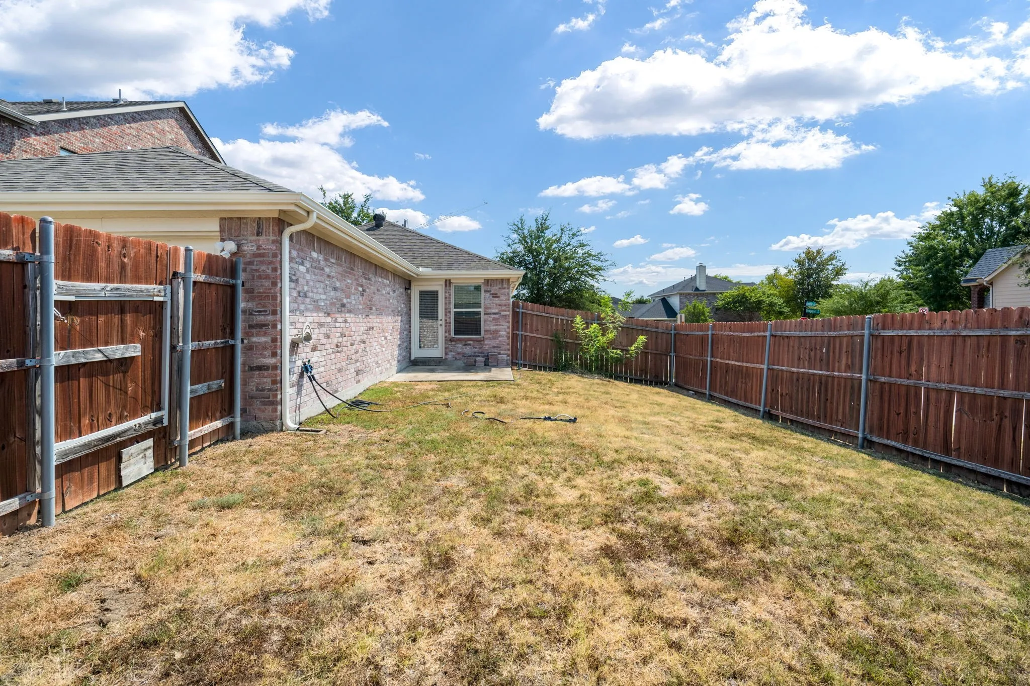Single Family Residence For Sale in Collin County , 5332 Bridgeport Road, Mc Kinney, Texas 75071, 3 Bedroom, 2 Bathroom, 2 Garage spaces, 1,320 Sqft, built in 2007, mls#21354641, Real Estate Agent in Mc Kinney, Homes For Sale in Collin county, Homes For Sale in Mc Kinney, Realtor in Mc Kinney Texas, Real Estate Brokerage Independent Realty Texas, Luminita Cordes Realtor