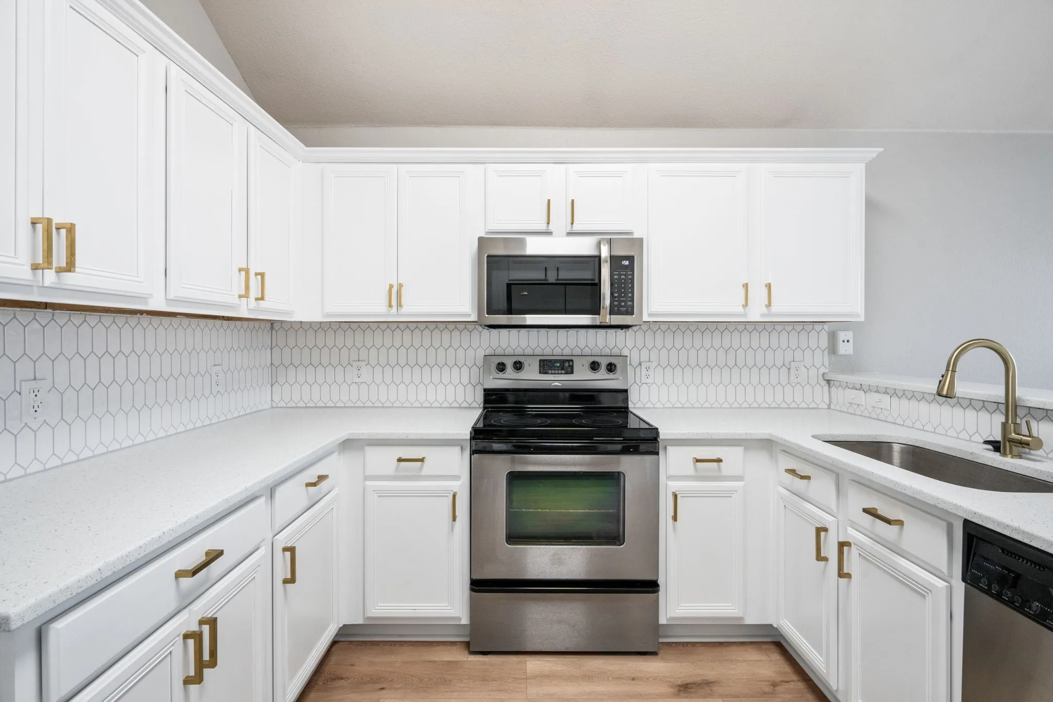 Single Family Residence For Sale in Collin County , 5332 Bridgeport Road, Mc Kinney, Texas 75071, 3 Bedroom, 2 Bathroom, 2 Garage spaces, 1,320 Sqft, built in 2007, mls#21354641, Real Estate Agent in Mc Kinney, Homes For Sale in Collin county, Homes For Sale in Mc Kinney, Realtor in Mc Kinney Texas, Real Estate Brokerage Independent Realty Texas, Luminita Cordes Realtor
