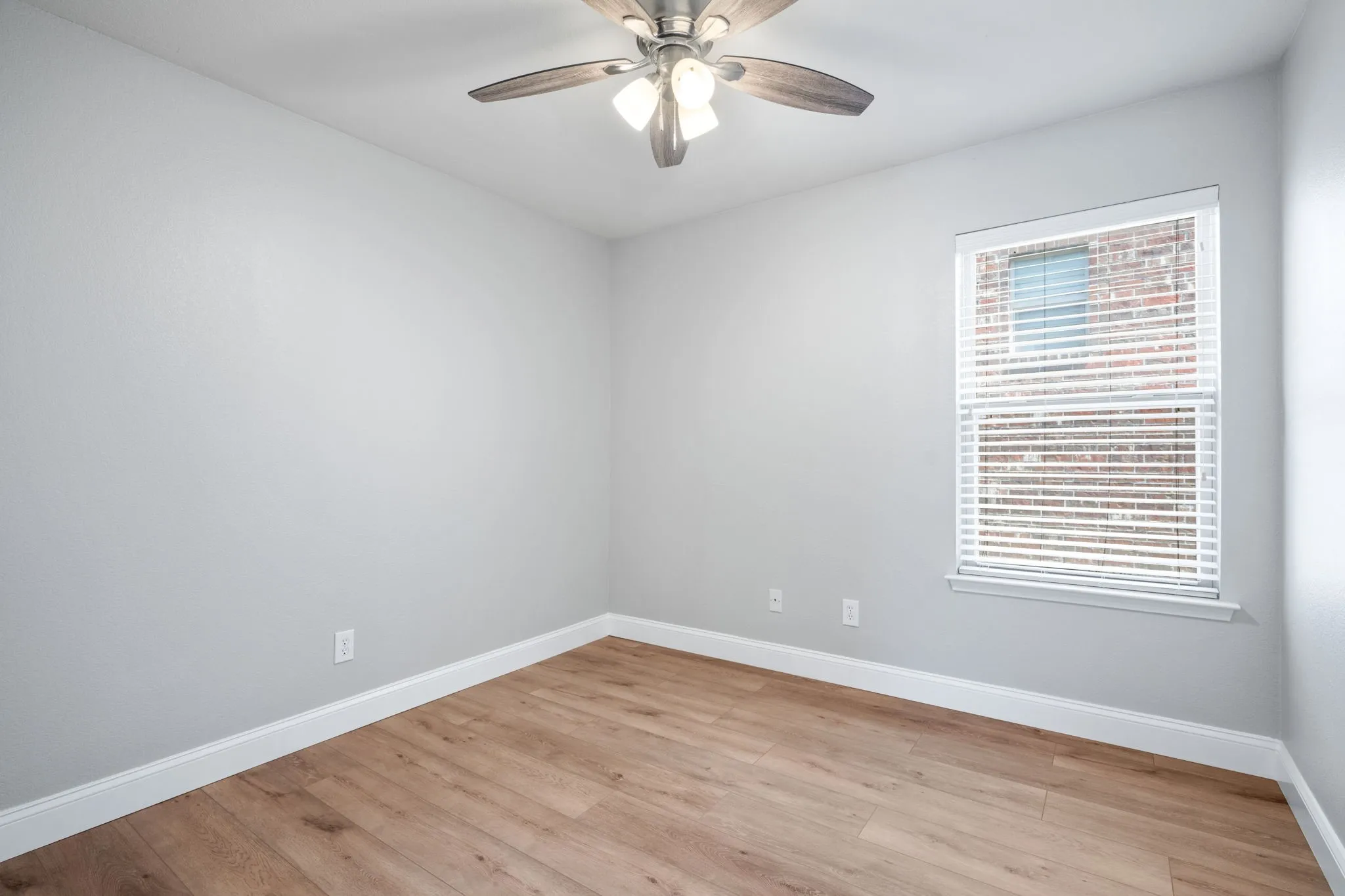 Single Family Residence For Sale in Collin County , 5332 Bridgeport Road, Mc Kinney, Texas 75071, 3 Bedroom, 2 Bathroom, 2 Garage spaces, 1,320 Sqft, built in 2007, mls#21354641, Real Estate Agent in Mc Kinney, Homes For Sale in Collin county, Homes For Sale in Mc Kinney, Realtor in Mc Kinney Texas, Real Estate Brokerage Independent Realty Texas, Luminita Cordes Realtor