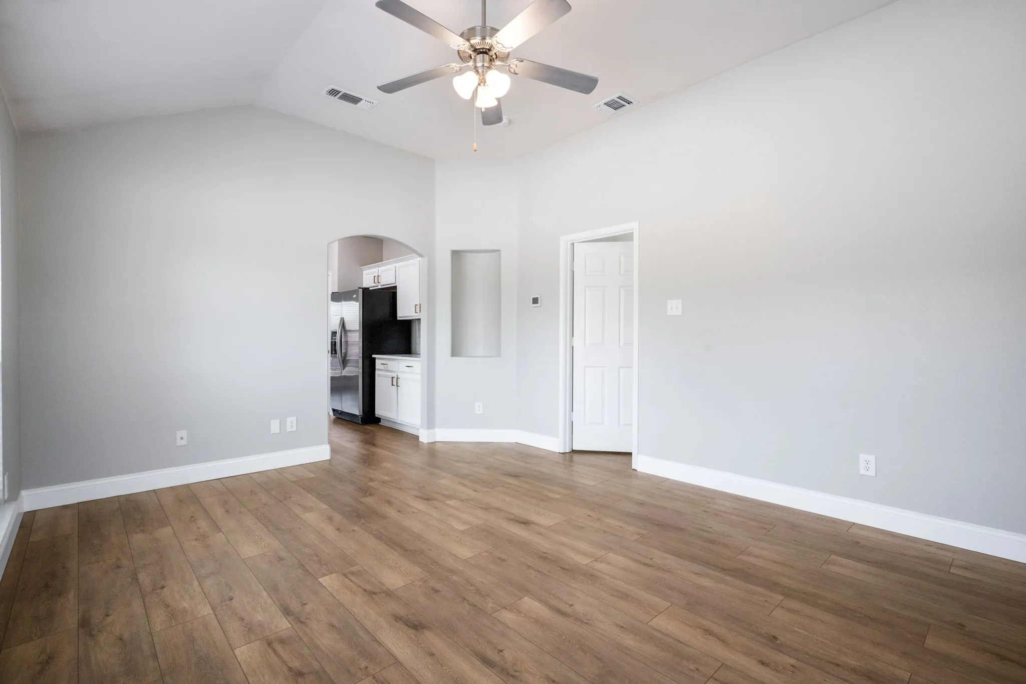 Single Family Residence For Sale in Collin County , 5332 Bridgeport Road, Mc Kinney, Texas 75071, 3 Bedroom, 2 Bathroom, 2 Garage spaces, 1,320 Sqft, built in 2007, mls#21354641, Real Estate Agent in Mc Kinney, Homes For Sale in Collin county, Homes For Sale in Mc Kinney, Realtor in Mc Kinney Texas, Real Estate Brokerage Independent Realty Texas, Luminita Cordes Realtor