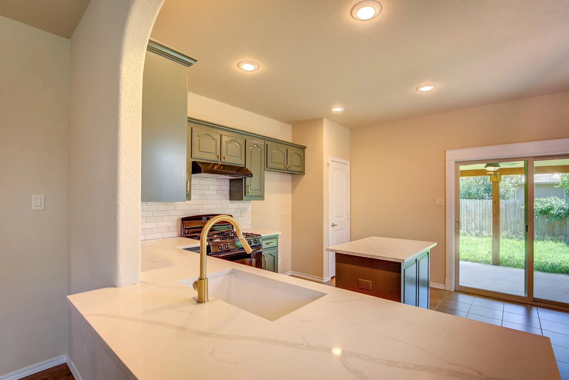 Single Family Residence For Rent in Denton County , 1109 Central Village Drive, Denton, Texas 76210, 3 Bedroom, 2 Bathroom, 2 Garage spaces, 1,508 Sqft, built in 2012, mls#21290719, Real Estate Agent in Denton, Homes For Rent in Denton county, Homes For Rent in Denton, Realtor in Denton Texas, Real Estate Brokerage Independent Realty Texas, Luminita Cordes Realtor