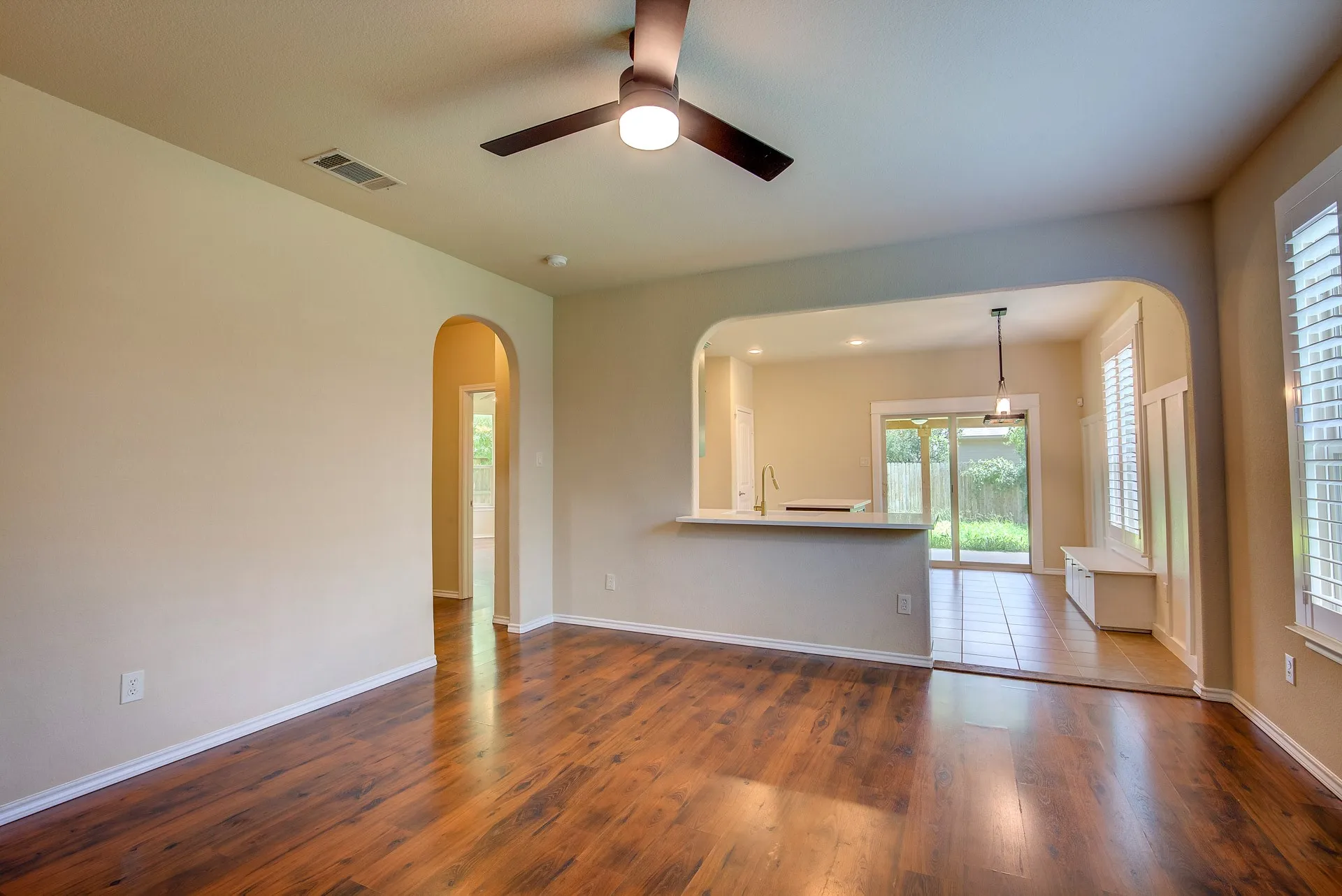 Single Family Residence For Rent in Denton County , 1109 Central Village Drive, Denton, Texas 76210, 3 Bedroom, 2 Bathroom, 2 Garage spaces, 1,508 Sqft, built in 2012, mls#21290719, Real Estate Agent in Denton, Homes For Rent in Denton county, Homes For Rent in Denton, Realtor in Denton Texas, Real Estate Brokerage Independent Realty Texas, Luminita Cordes Realtor