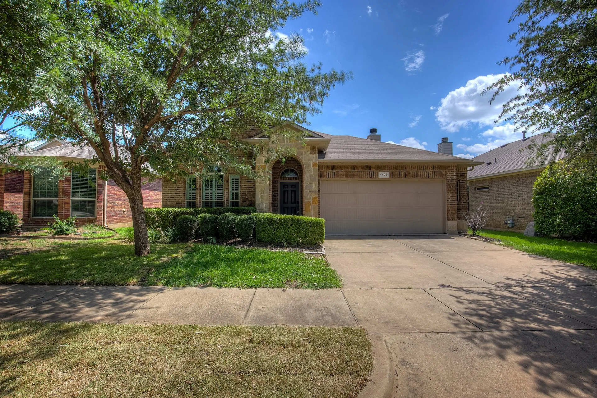 Single Family Residence For Rent in Denton County , 1109 Central Village Drive, Denton, Texas 76210, 3 Bedroom, 2 Bathroom, 2 Garage spaces, 1,508 Sqft, built in 2012, mls#21290719, Real Estate Agent in Denton, Homes For Rent in Denton county, Homes For Rent in Denton, Realtor in Denton Texas, Real Estate Brokerage Independent Realty Texas, Luminita Cordes Realtor