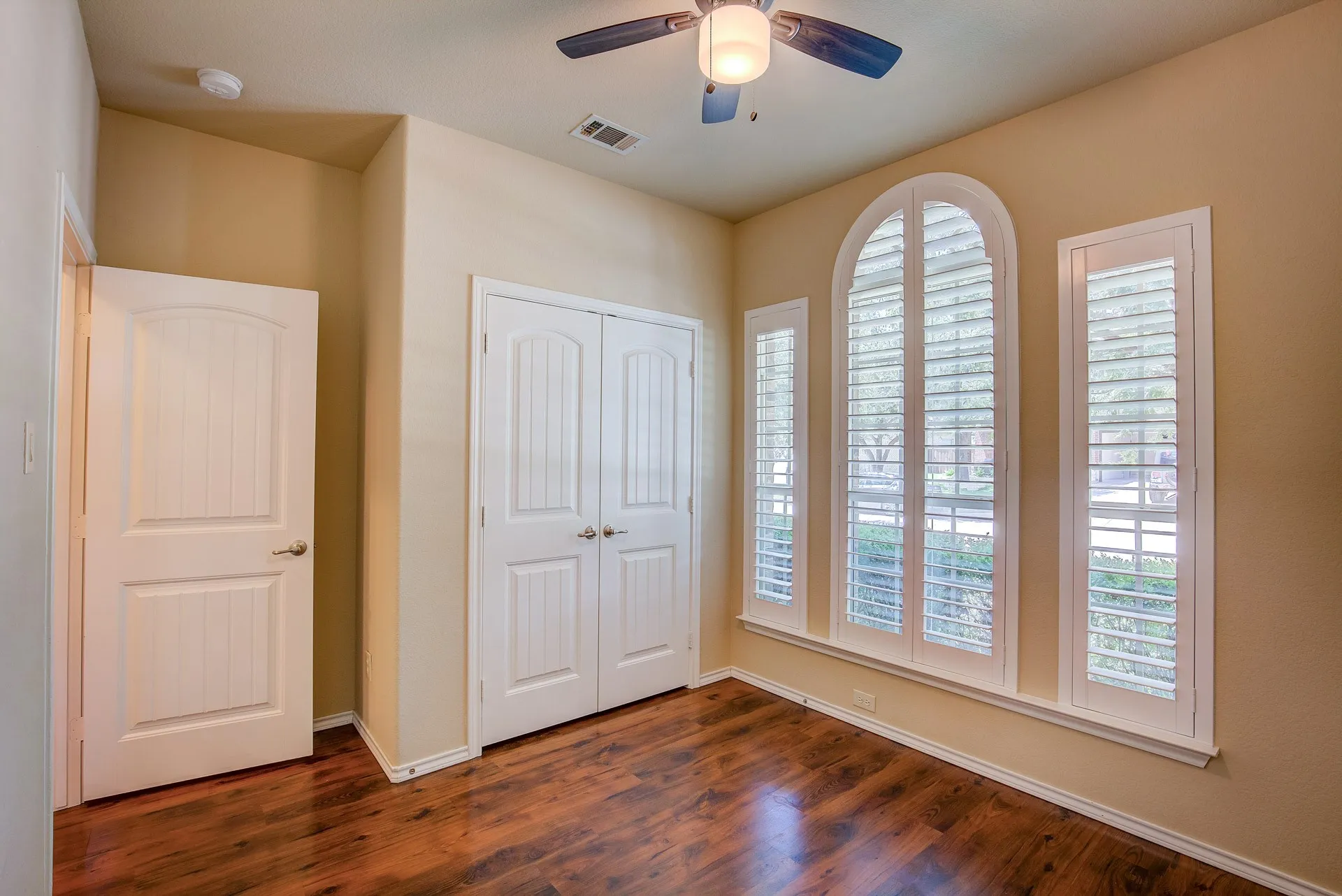 Single Family Residence For Rent in Denton County , 1109 Central Village Drive, Denton, Texas 76210, 3 Bedroom, 2 Bathroom, 2 Garage spaces, 1,508 Sqft, built in 2012, mls#21290719, Real Estate Agent in Denton, Homes For Rent in Denton county, Homes For Rent in Denton, Realtor in Denton Texas, Real Estate Brokerage Independent Realty Texas, Luminita Cordes Realtor