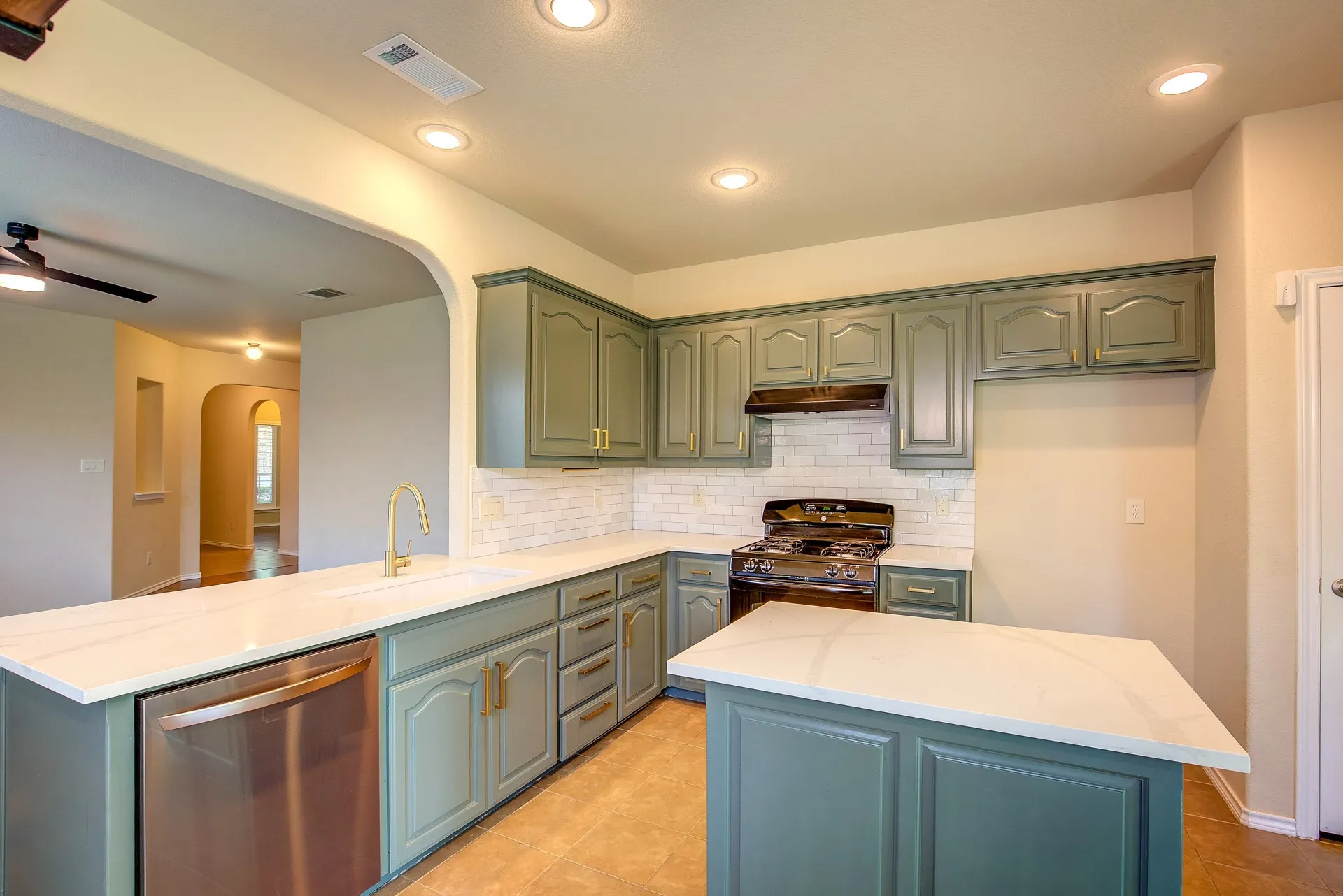 Single Family Residence For Rent in Denton County , 1109 Central Village Drive, Denton, Texas 76210, 3 Bedroom, 2 Bathroom, 2 Garage spaces, 1,508 Sqft, built in 2012, mls#21290719, Real Estate Agent in Denton, Homes For Rent in Denton county, Homes For Rent in Denton, Realtor in Denton Texas, Real Estate Brokerage Independent Realty Texas, Luminita Cordes Realtor