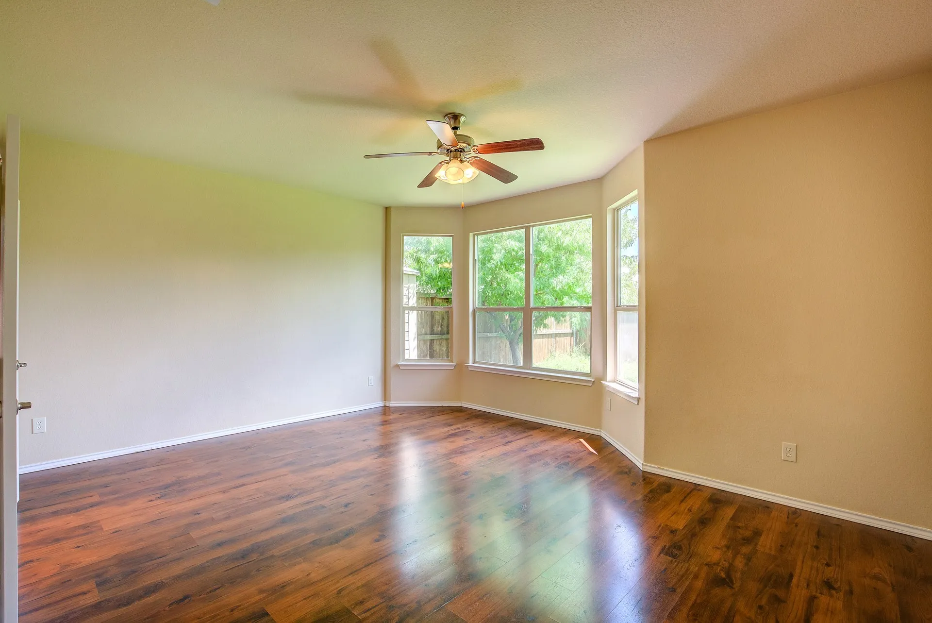 Single Family Residence For Rent in Denton County , 1109 Central Village Drive, Denton, Texas 76210, 3 Bedroom, 2 Bathroom, 2 Garage spaces, 1,508 Sqft, built in 2012, mls#21290719, Real Estate Agent in Denton, Homes For Rent in Denton county, Homes For Rent in Denton, Realtor in Denton Texas, Real Estate Brokerage Independent Realty Texas, Luminita Cordes Realtor