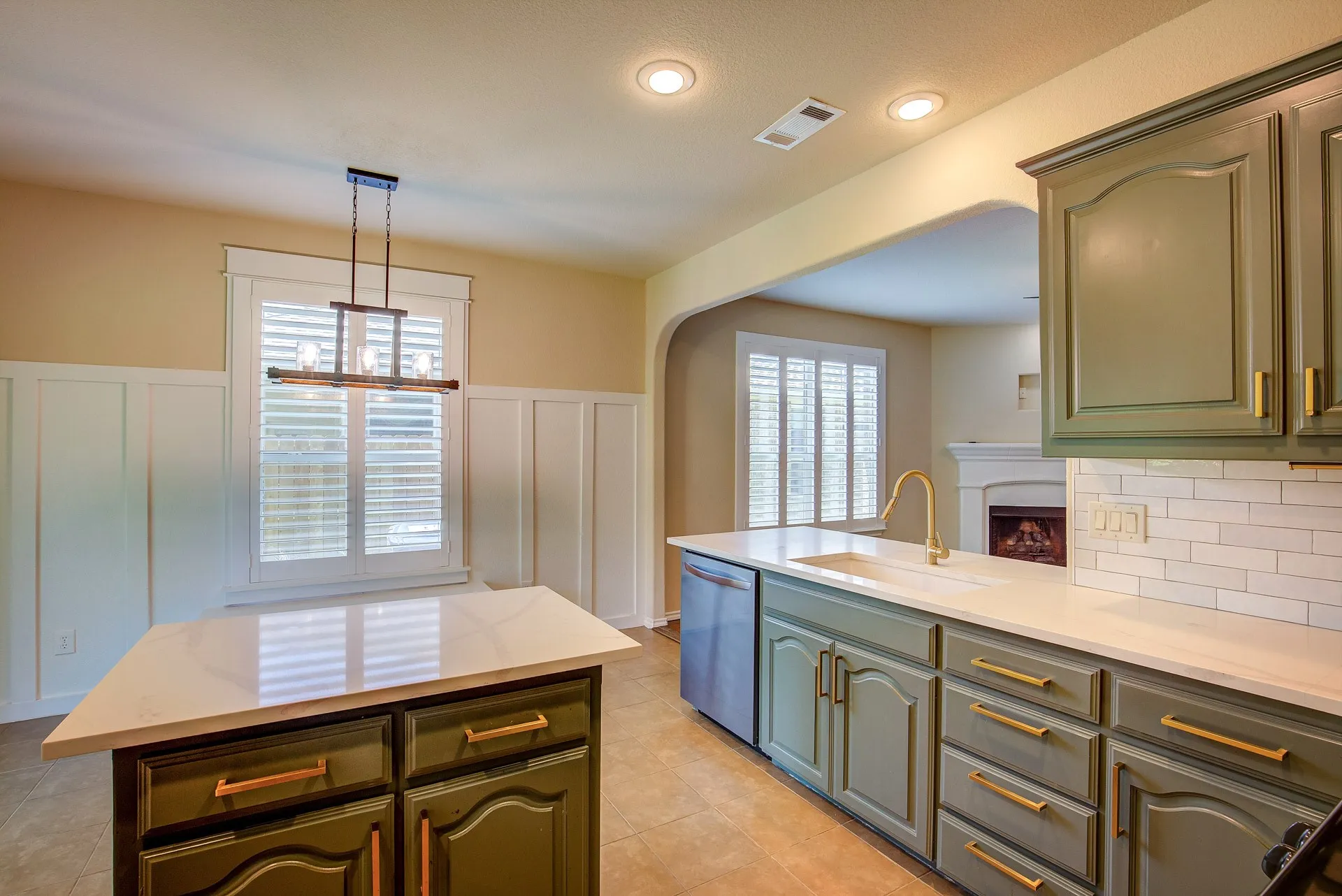 Single Family Residence For Rent in Denton County , 1109 Central Village Drive, Denton, Texas 76210, 3 Bedroom, 2 Bathroom, 2 Garage spaces, 1,508 Sqft, built in 2012, mls#21290719, Real Estate Agent in Denton, Homes For Rent in Denton county, Homes For Rent in Denton, Realtor in Denton Texas, Real Estate Brokerage Independent Realty Texas, Luminita Cordes Realtor
