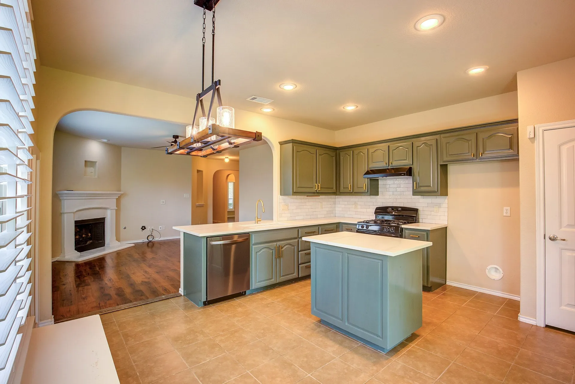 Single Family Residence For Rent in Denton County , 1109 Central Village Drive, Denton, Texas 76210, 3 Bedroom, 2 Bathroom, 2 Garage spaces, 1,508 Sqft, built in 2012, mls#21290719, Real Estate Agent in Denton, Homes For Rent in Denton county, Homes For Rent in Denton, Realtor in Denton Texas, Real Estate Brokerage Independent Realty Texas, Luminita Cordes Realtor