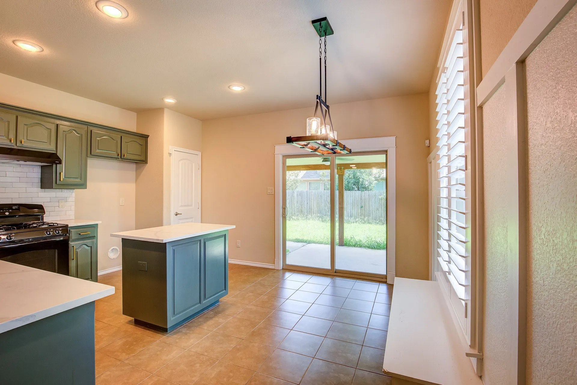 Single Family Residence For Rent in Denton County , 1109 Central Village Drive, Denton, Texas 76210, 3 Bedroom, 2 Bathroom, 2 Garage spaces, 1,508 Sqft, built in 2012, mls#21290719, Real Estate Agent in Denton, Homes For Rent in Denton county, Homes For Rent in Denton, Realtor in Denton Texas, Real Estate Brokerage Independent Realty Texas, Luminita Cordes Realtor