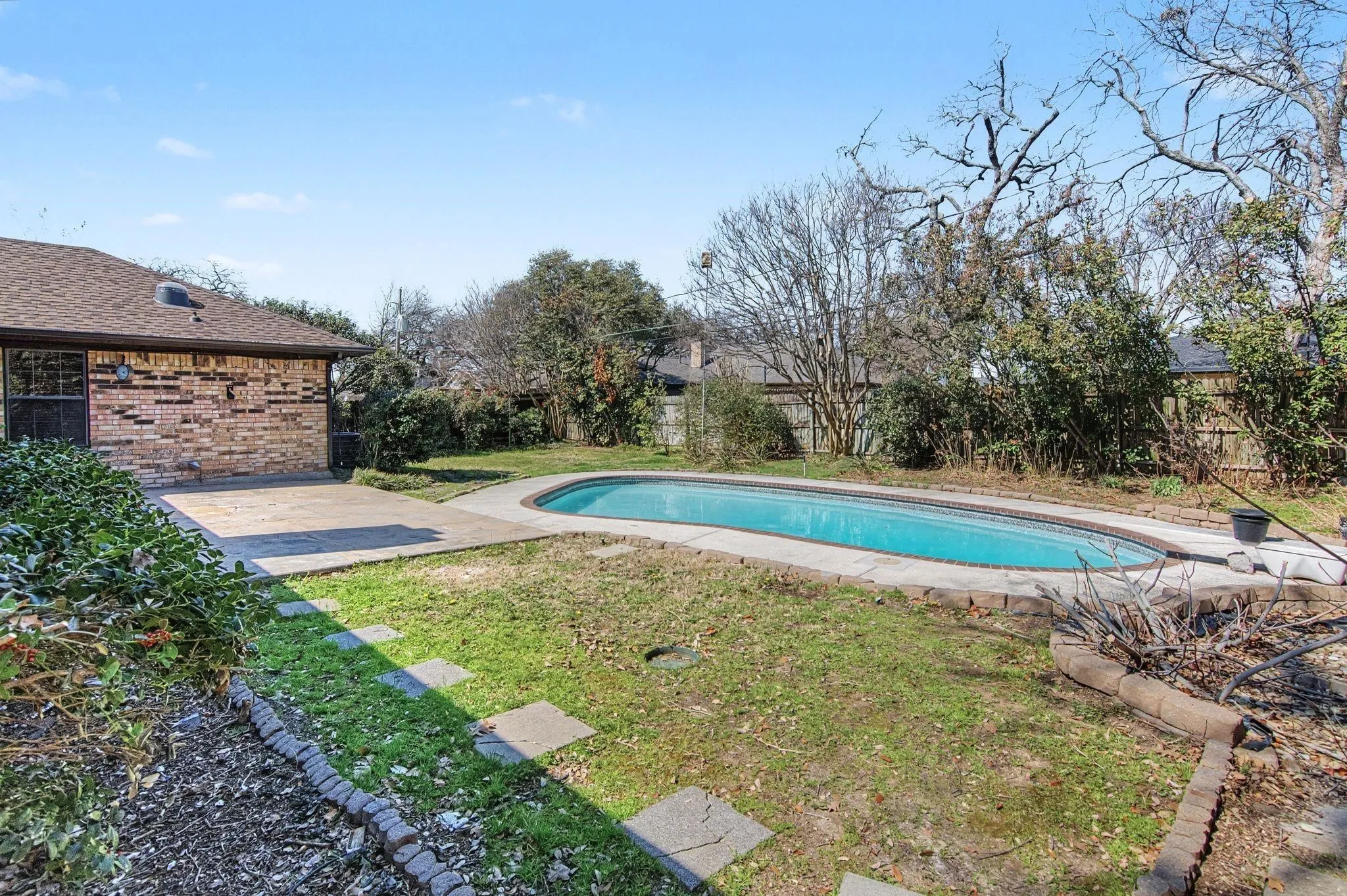 Single Family Residence For Rent in Tarrant County , 604 Baker Drive, Hurst, Texas 76054, 3 Bedroom, 2 Bathroom, 2 Garage spaces, 1,975 Sqft, built in 1978, mls#21362182, Real Estate Agent in Hurst, Homes For Rent in Tarrant county, Homes For Rent in Hurst, Realtor in Hurst Texas, Real Estate Brokerage Independent Realty Texas, Luminita Cordes Realtor