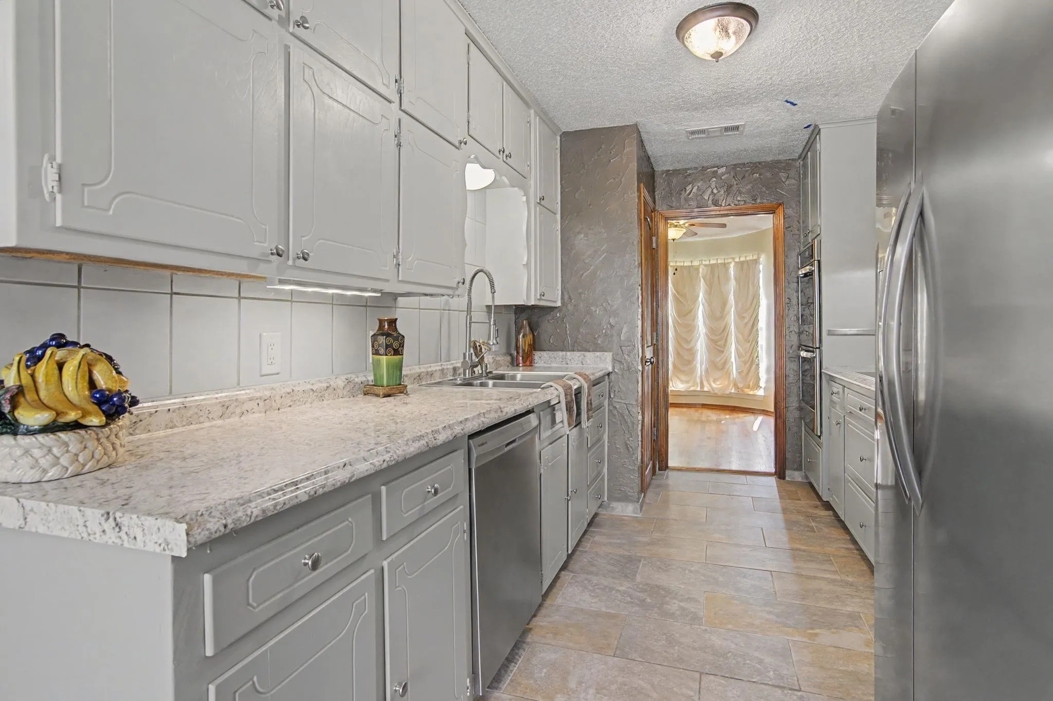 Single Family Residence For Rent in Tarrant County , 604 Baker Drive, Hurst, Texas 76054, 3 Bedroom, 2 Bathroom, 2 Garage spaces, 1,975 Sqft, built in 1978, mls#21362182, Real Estate Agent in Hurst, Homes For Rent in Tarrant county, Homes For Rent in Hurst, Realtor in Hurst Texas, Real Estate Brokerage Independent Realty Texas, Luminita Cordes Realtor
