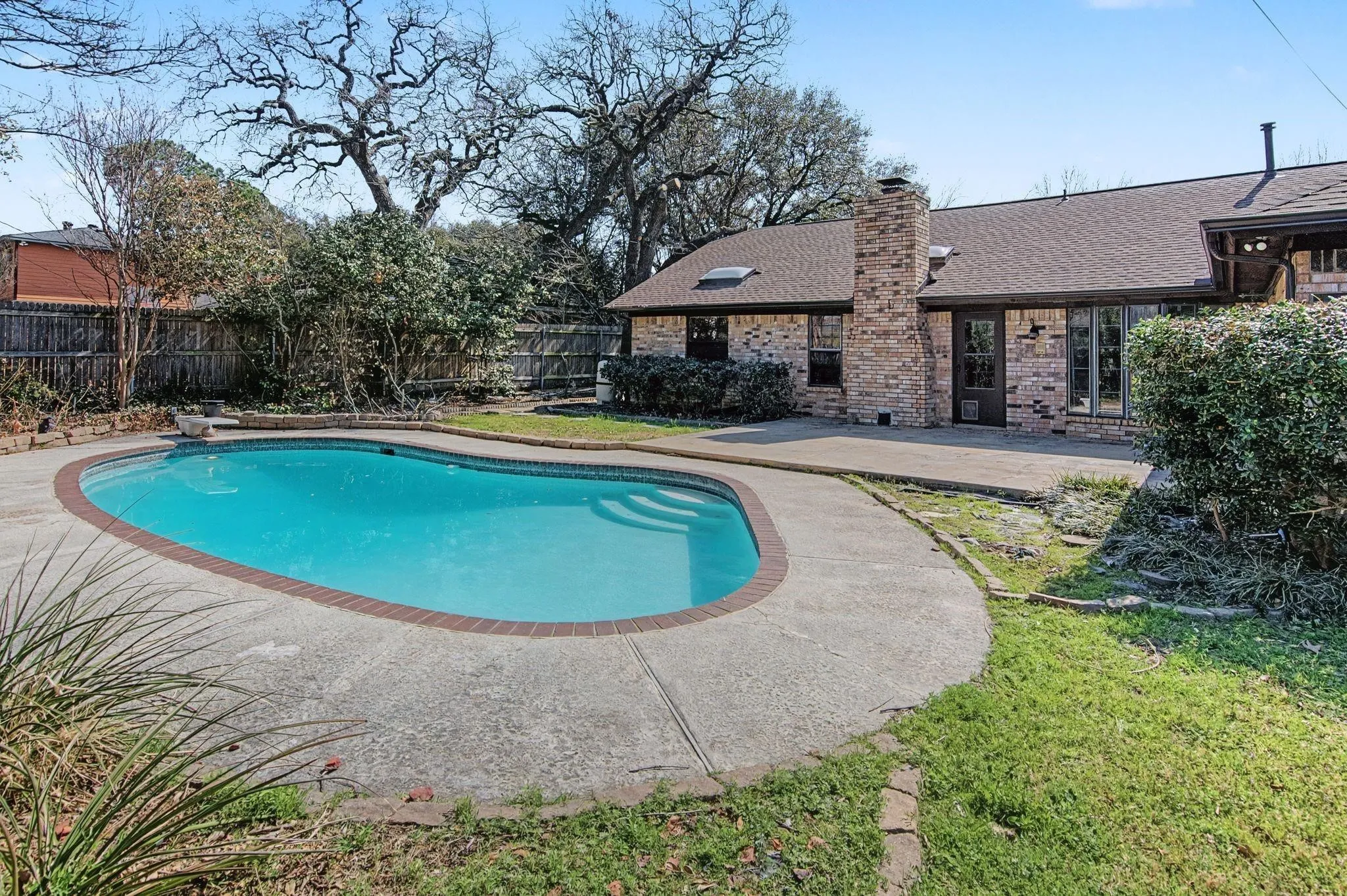 Single Family Residence For Rent in Tarrant County , 604 Baker Drive, Hurst, Texas 76054, 3 Bedroom, 2 Bathroom, 2 Garage spaces, 1,975 Sqft, built in 1978, mls#21362182, Real Estate Agent in Hurst, Homes For Rent in Tarrant county, Homes For Rent in Hurst, Realtor in Hurst Texas, Real Estate Brokerage Independent Realty Texas, Luminita Cordes Realtor