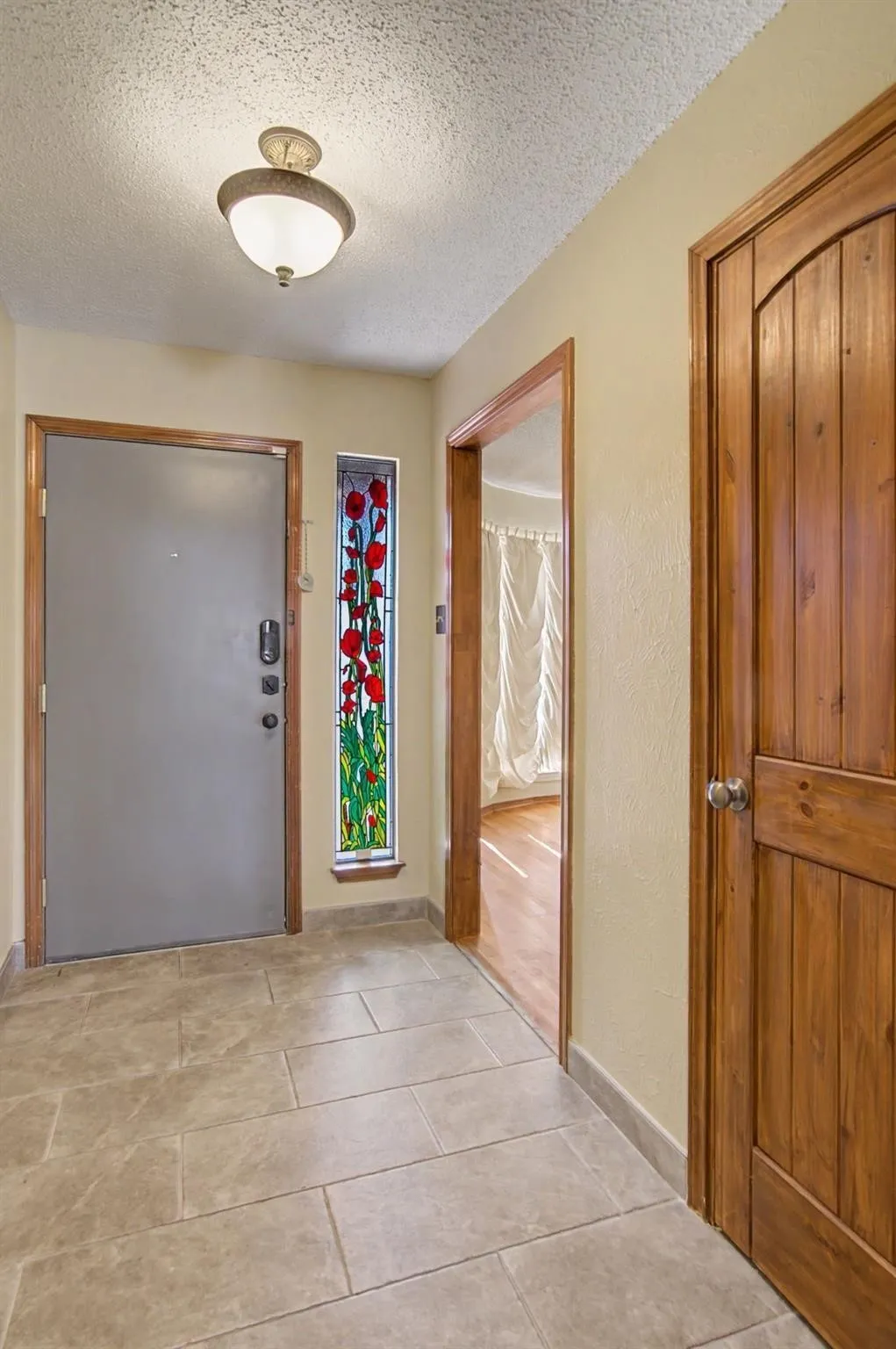 Single Family Residence For Rent in Tarrant County , 604 Baker Drive, Hurst, Texas 76054, 3 Bedroom, 2 Bathroom, 2 Garage spaces, 1,975 Sqft, built in 1978, mls#21362182, Real Estate Agent in Hurst, Homes For Rent in Tarrant county, Homes For Rent in Hurst, Realtor in Hurst Texas, Real Estate Brokerage Independent Realty Texas, Luminita Cordes Realtor