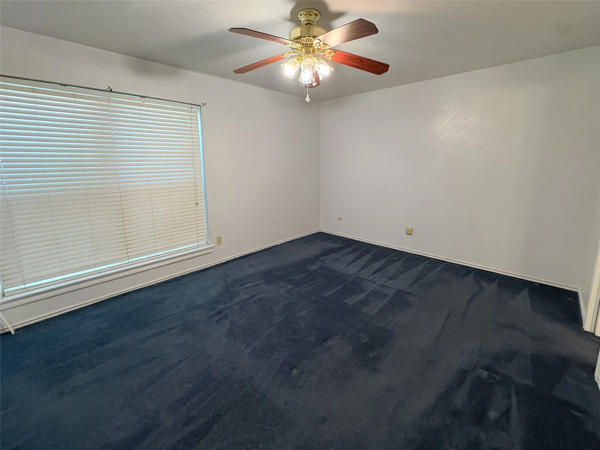 Townhouse For Rent in Tarrant County , 8637 N Normandale Street, Fort Worth, Texas 76116, 2 Bedroom, 2 Bathroom, Garage spaces, 1,042 Sqft, built in 1973, mls#21362174, Real Estate Agent in Fort Worth, Homes For Rent in Tarrant county, Homes For Rent in Fort Worth, Realtor in Fort Worth Texas, Real Estate Brokerage Independent Realty Texas, Luminita Cordes Realtor