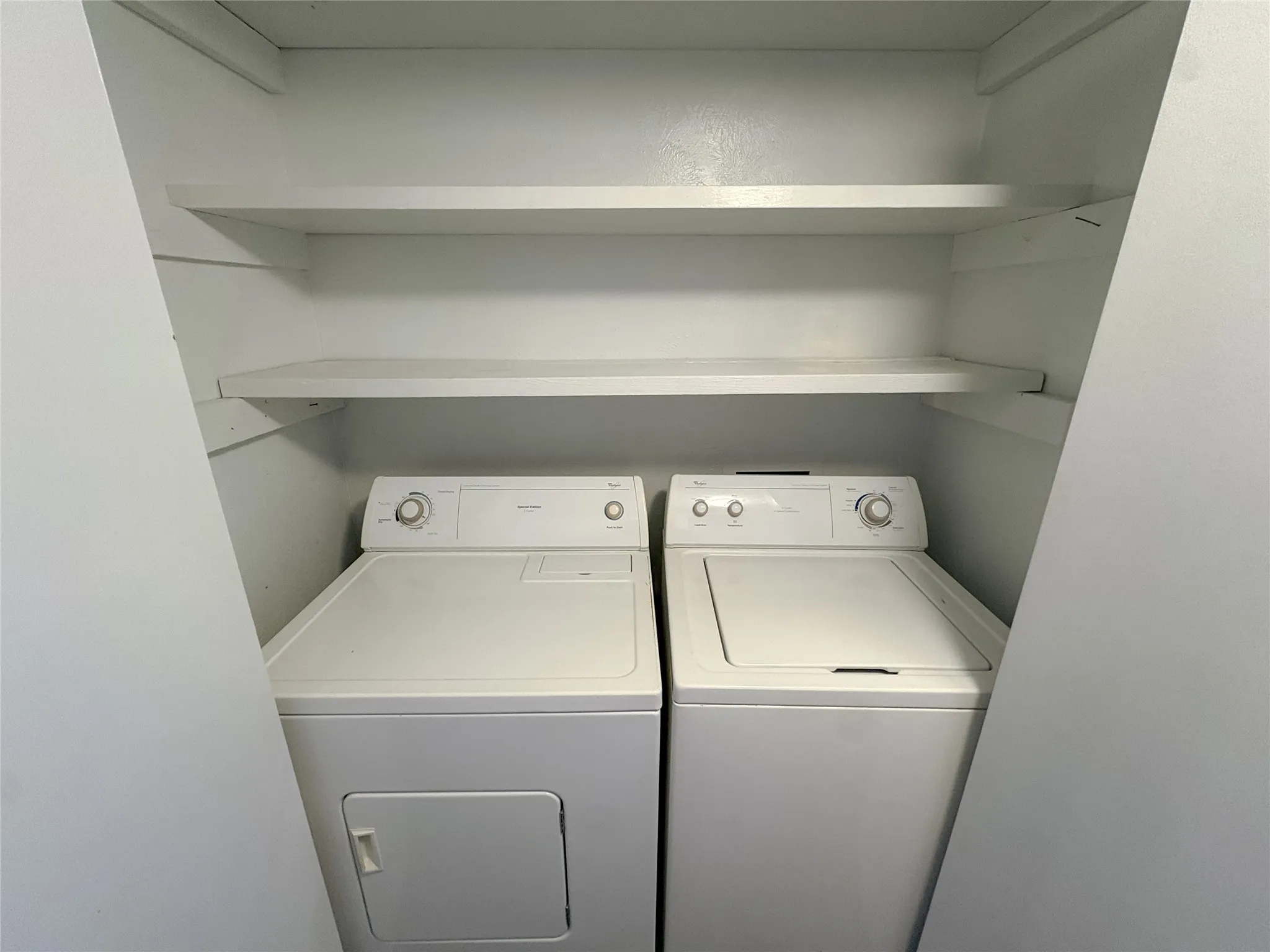 Townhouse For Rent in Tarrant County , 8637 N Normandale Street, Fort Worth, Texas 76116, 2 Bedroom, 2 Bathroom, Garage spaces, 1,042 Sqft, built in 1973, mls#21362174, Real Estate Agent in Fort Worth, Homes For Rent in Tarrant county, Homes For Rent in Fort Worth, Realtor in Fort Worth Texas, Real Estate Brokerage Independent Realty Texas, Luminita Cordes Realtor