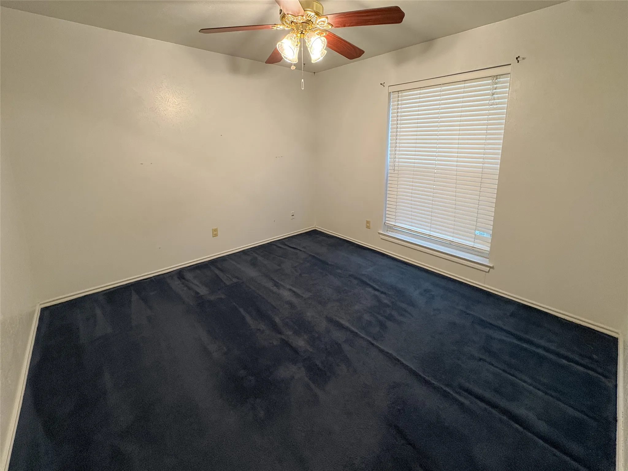 Townhouse For Rent in Tarrant County , 8637 N Normandale Street, Fort Worth, Texas 76116, 2 Bedroom, 2 Bathroom, Garage spaces, 1,042 Sqft, built in 1973, mls#21362174, Real Estate Agent in Fort Worth, Homes For Rent in Tarrant county, Homes For Rent in Fort Worth, Realtor in Fort Worth Texas, Real Estate Brokerage Independent Realty Texas, Luminita Cordes Realtor