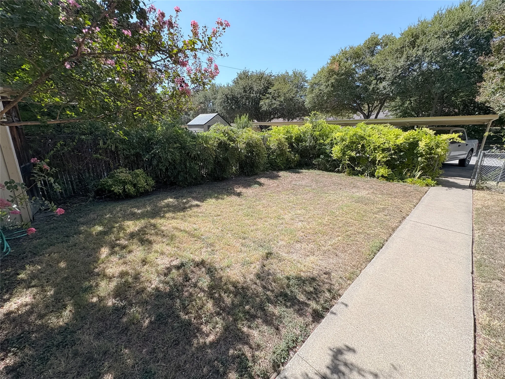 Townhouse For Rent in Tarrant County , 8637 N Normandale Street, Fort Worth, Texas 76116, 2 Bedroom, 2 Bathroom, Garage spaces, 1,042 Sqft, built in 1973, mls#21362174, Real Estate Agent in Fort Worth, Homes For Rent in Tarrant county, Homes For Rent in Fort Worth, Realtor in Fort Worth Texas, Real Estate Brokerage Independent Realty Texas, Luminita Cordes Realtor