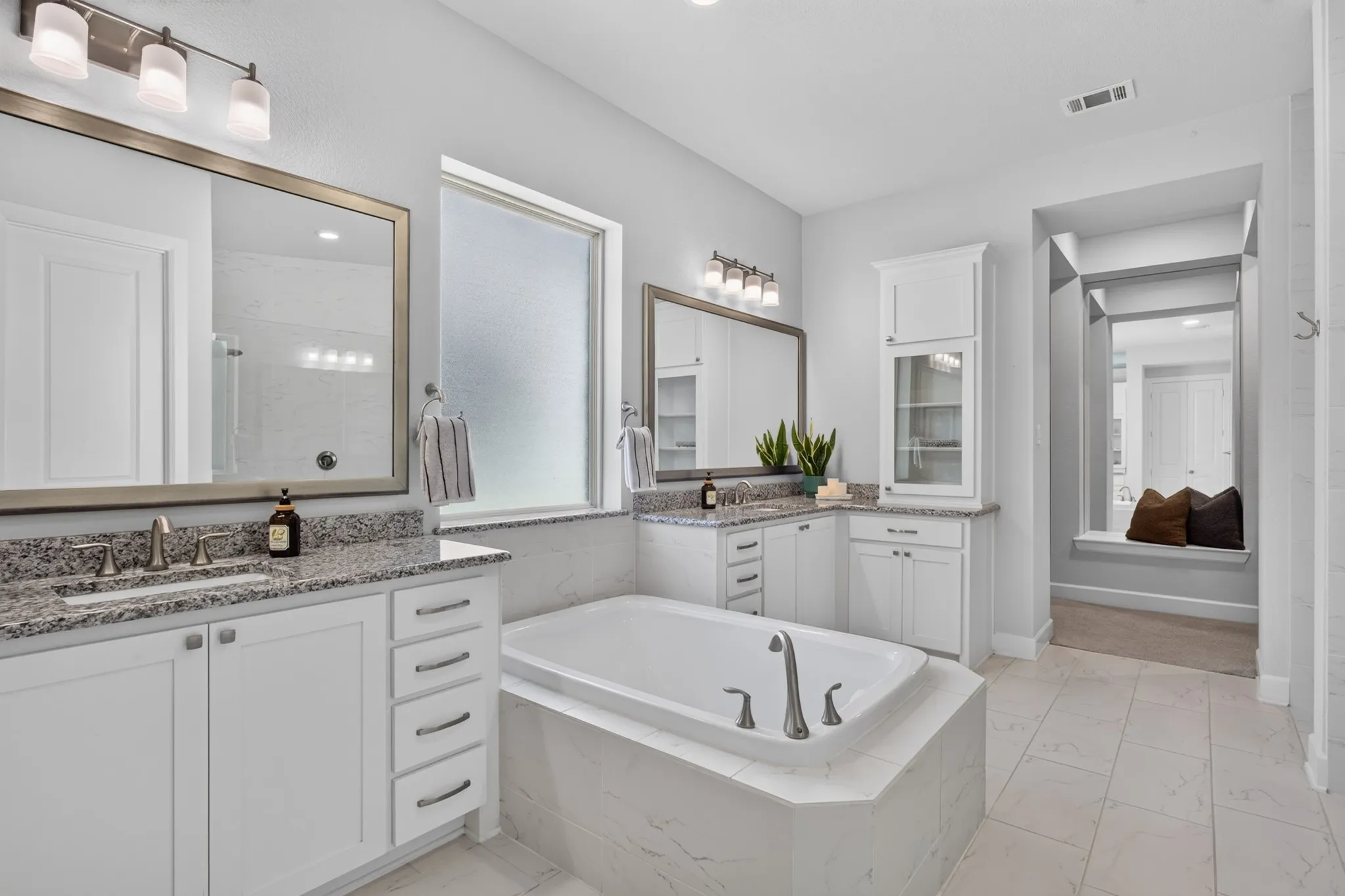 Single Family Residence For Sale in Denton County , 4979 Stornoway Drive, Flower Mound, Texas 75028, 4 Bedroom, 5 Bathroom, 2 Garage spaces, 3,256 Sqft, built in 2017, mls#21356825, Real Estate Agent in Flower Mound, Homes For Sale in Denton county, Homes For Sale in Flower Mound, Realtor in Flower Mound Texas, Real Estate Brokerage Independent Realty Texas, Luminita Cordes Realtor