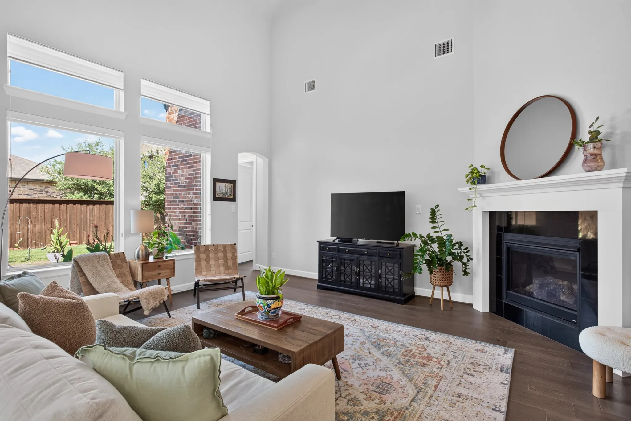 Single Family Residence For Sale in Denton County , 4979 Stornoway Drive, Flower Mound, Texas 75028, 4 Bedroom, 5 Bathroom, 2 Garage spaces, 3,256 Sqft, built in 2017, mls#21356825, Real Estate Agent in Flower Mound, Homes For Sale in Denton county, Homes For Sale in Flower Mound, Realtor in Flower Mound Texas, Real Estate Brokerage Independent Realty Texas, Luminita Cordes Realtor