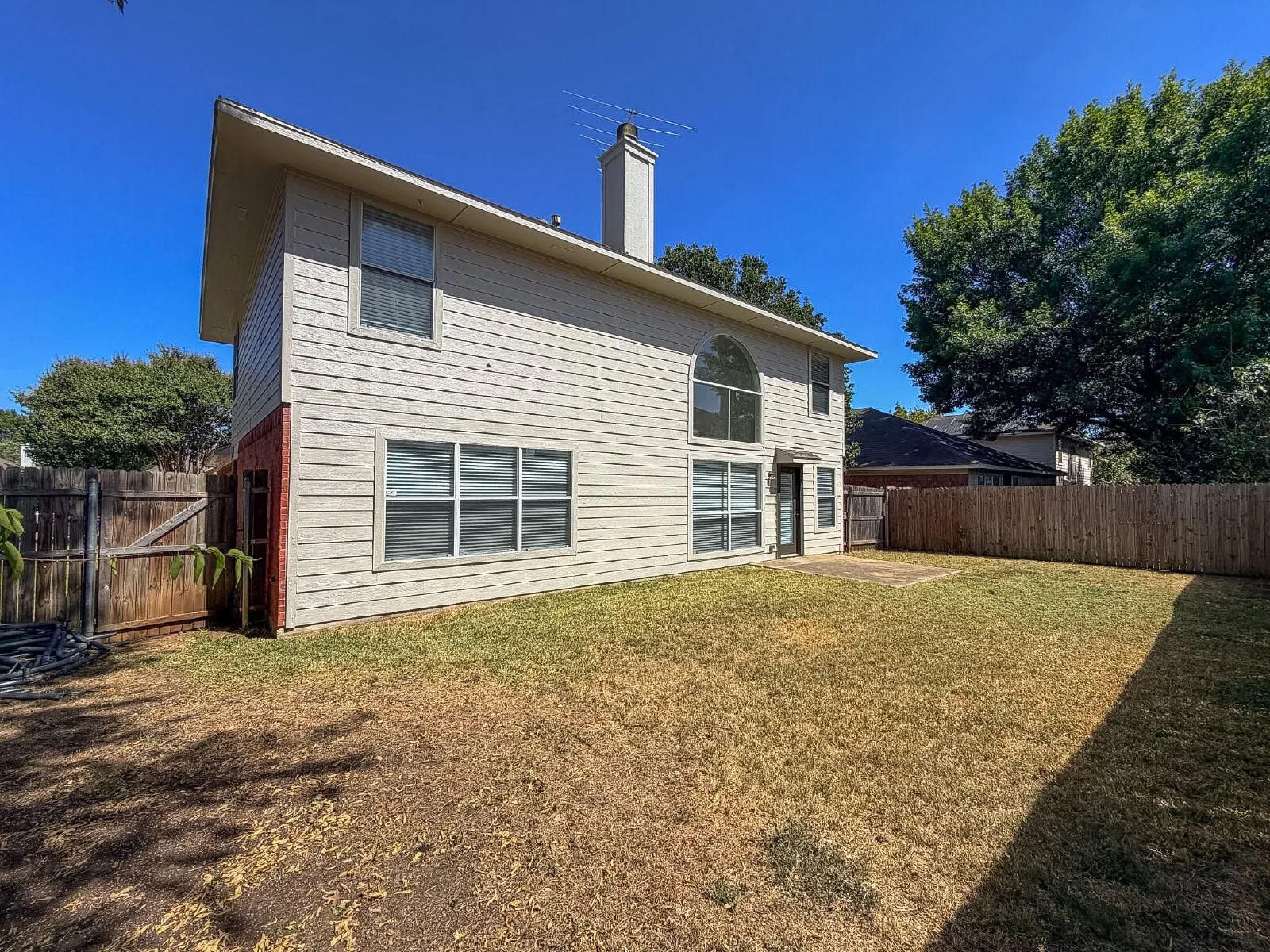 Single Family Residence For Rent in Tarrant County , 8516 Auburn Drive, Fort Worth, Texas 76123, 4 Bedroom, 3 Bathroom, 2 Garage spaces, 2,279 Sqft, built in 1996, mls#21332085, Real Estate Agent in Fort Worth, Homes For Rent in Tarrant county, Homes For Rent in Fort Worth, Realtor in Fort Worth Texas, Real Estate Brokerage Independent Realty Texas, Luminita Cordes Realtor