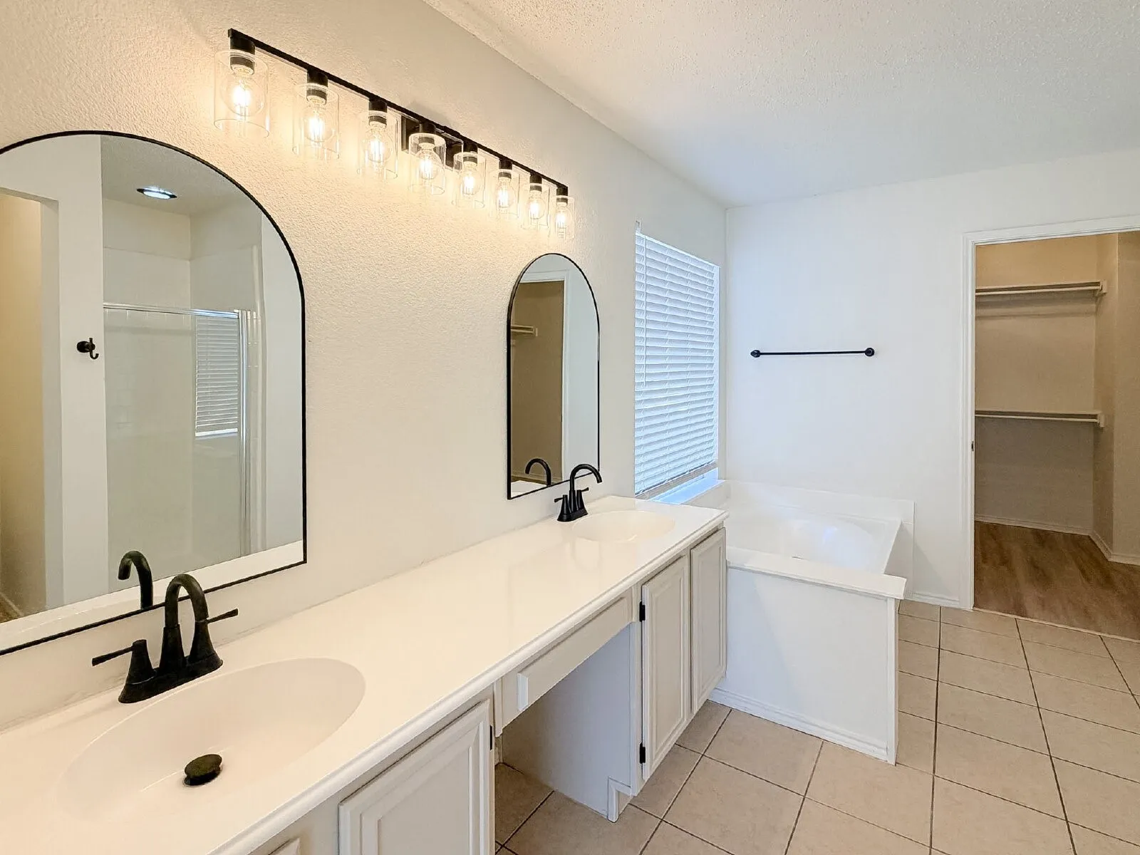 Single Family Residence For Rent in Tarrant County , 8516 Auburn Drive, Fort Worth, Texas 76123, 4 Bedroom, 3 Bathroom, 2 Garage spaces, 2,279 Sqft, built in 1996, mls#21332085, Real Estate Agent in Fort Worth, Homes For Rent in Tarrant county, Homes For Rent in Fort Worth, Realtor in Fort Worth Texas, Real Estate Brokerage Independent Realty Texas, Luminita Cordes Realtor