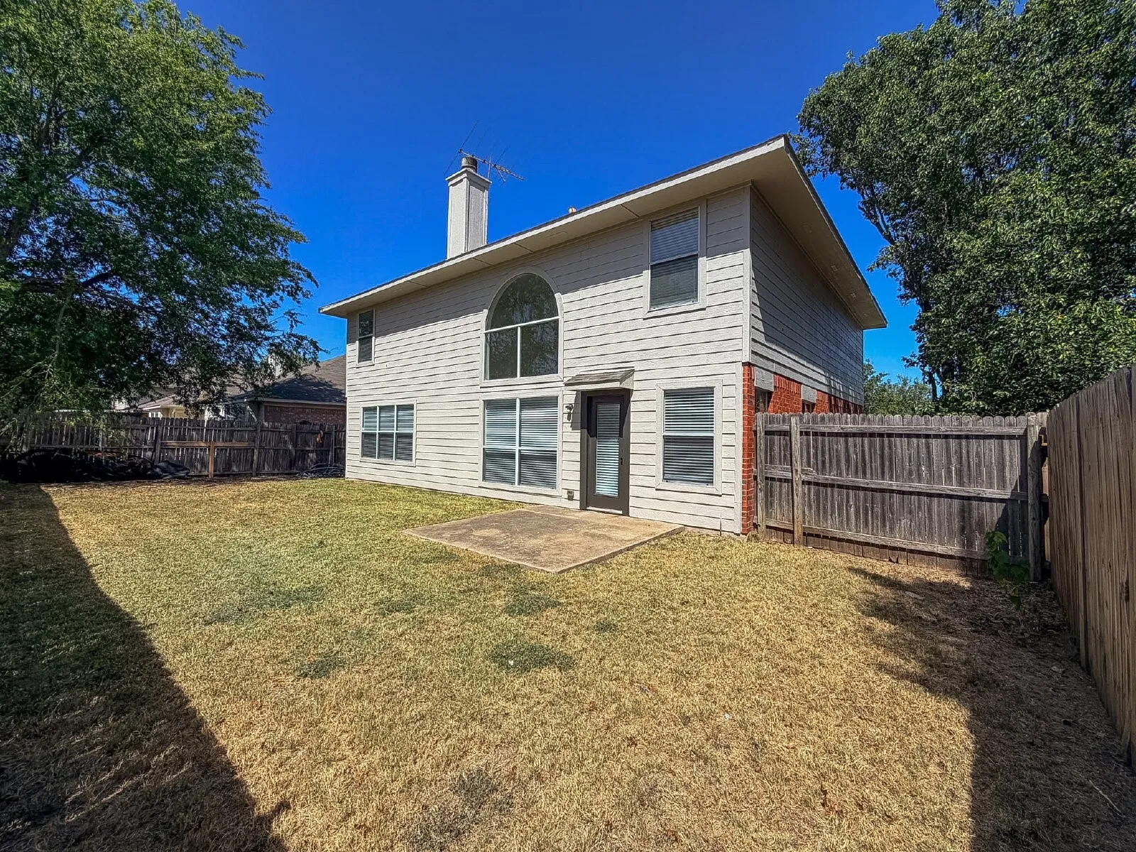 Single Family Residence For Rent in Tarrant County , 8516 Auburn Drive, Fort Worth, Texas 76123, 4 Bedroom, 3 Bathroom, 2 Garage spaces, 2,279 Sqft, built in 1996, mls#21332085, Real Estate Agent in Fort Worth, Homes For Rent in Tarrant county, Homes For Rent in Fort Worth, Realtor in Fort Worth Texas, Real Estate Brokerage Independent Realty Texas, Luminita Cordes Realtor