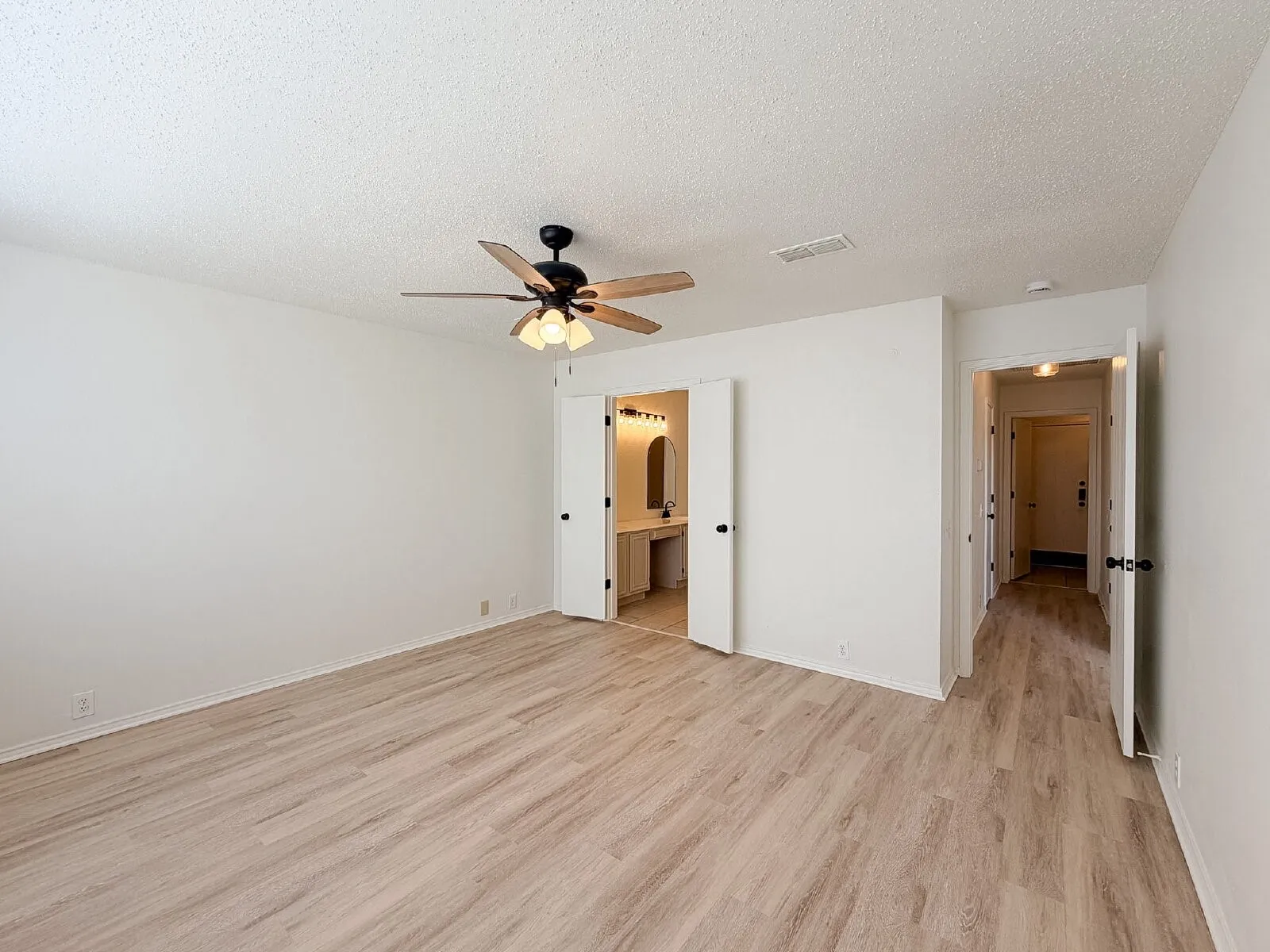 Single Family Residence For Rent in Tarrant County , 8516 Auburn Drive, Fort Worth, Texas 76123, 4 Bedroom, 3 Bathroom, 2 Garage spaces, 2,279 Sqft, built in 1996, mls#21332085, Real Estate Agent in Fort Worth, Homes For Rent in Tarrant county, Homes For Rent in Fort Worth, Realtor in Fort Worth Texas, Real Estate Brokerage Independent Realty Texas, Luminita Cordes Realtor