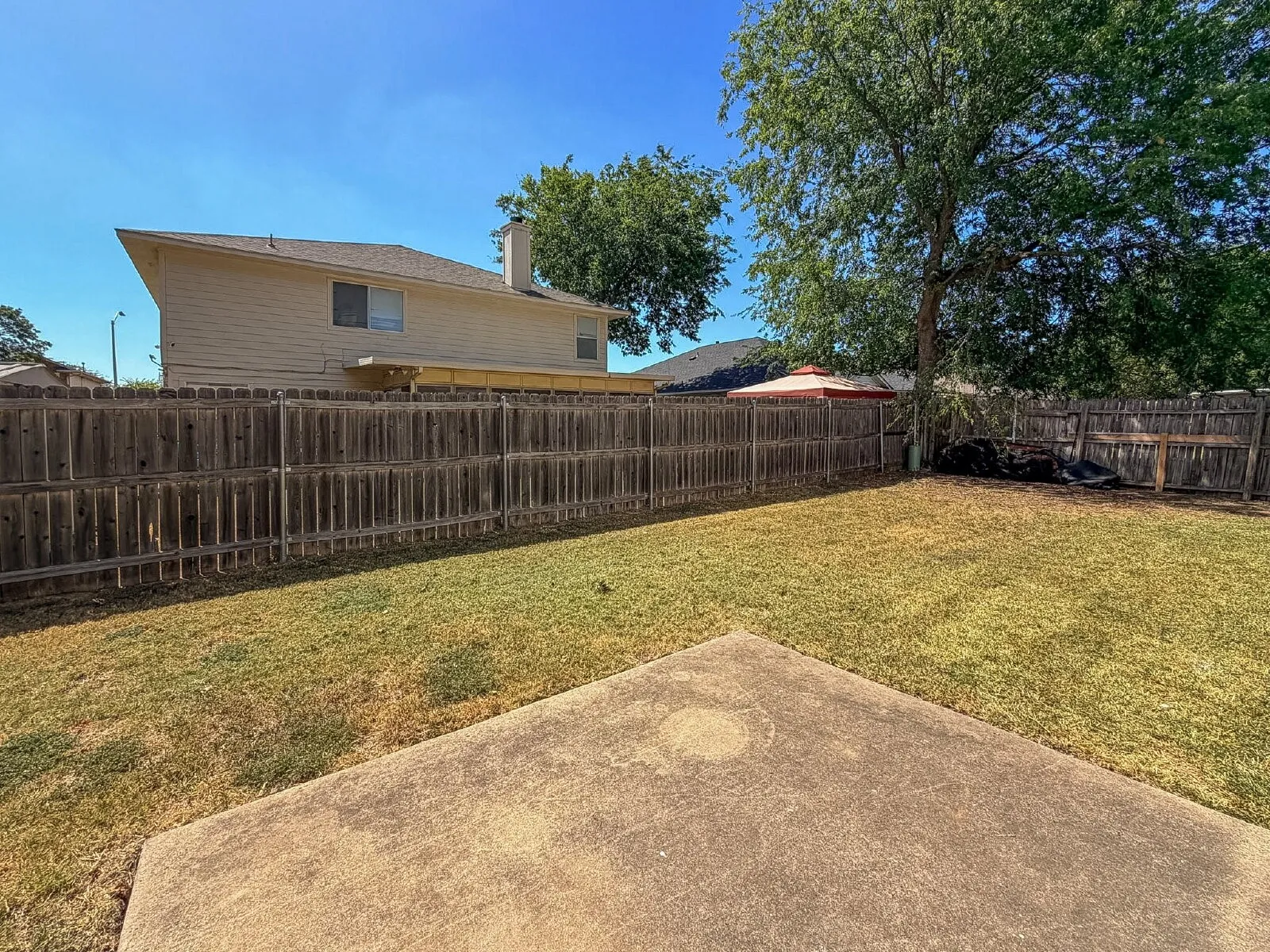 Single Family Residence For Rent in Tarrant County , 8516 Auburn Drive, Fort Worth, Texas 76123, 4 Bedroom, 3 Bathroom, 2 Garage spaces, 2,279 Sqft, built in 1996, mls#21332085, Real Estate Agent in Fort Worth, Homes For Rent in Tarrant county, Homes For Rent in Fort Worth, Realtor in Fort Worth Texas, Real Estate Brokerage Independent Realty Texas, Luminita Cordes Realtor
