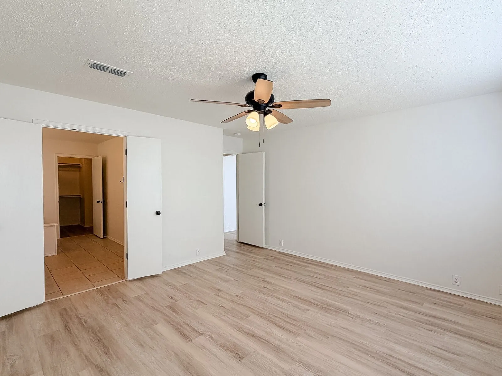 Single Family Residence For Rent in Tarrant County , 8516 Auburn Drive, Fort Worth, Texas 76123, 4 Bedroom, 3 Bathroom, 2 Garage spaces, 2,279 Sqft, built in 1996, mls#21332085, Real Estate Agent in Fort Worth, Homes For Rent in Tarrant county, Homes For Rent in Fort Worth, Realtor in Fort Worth Texas, Real Estate Brokerage Independent Realty Texas, Luminita Cordes Realtor