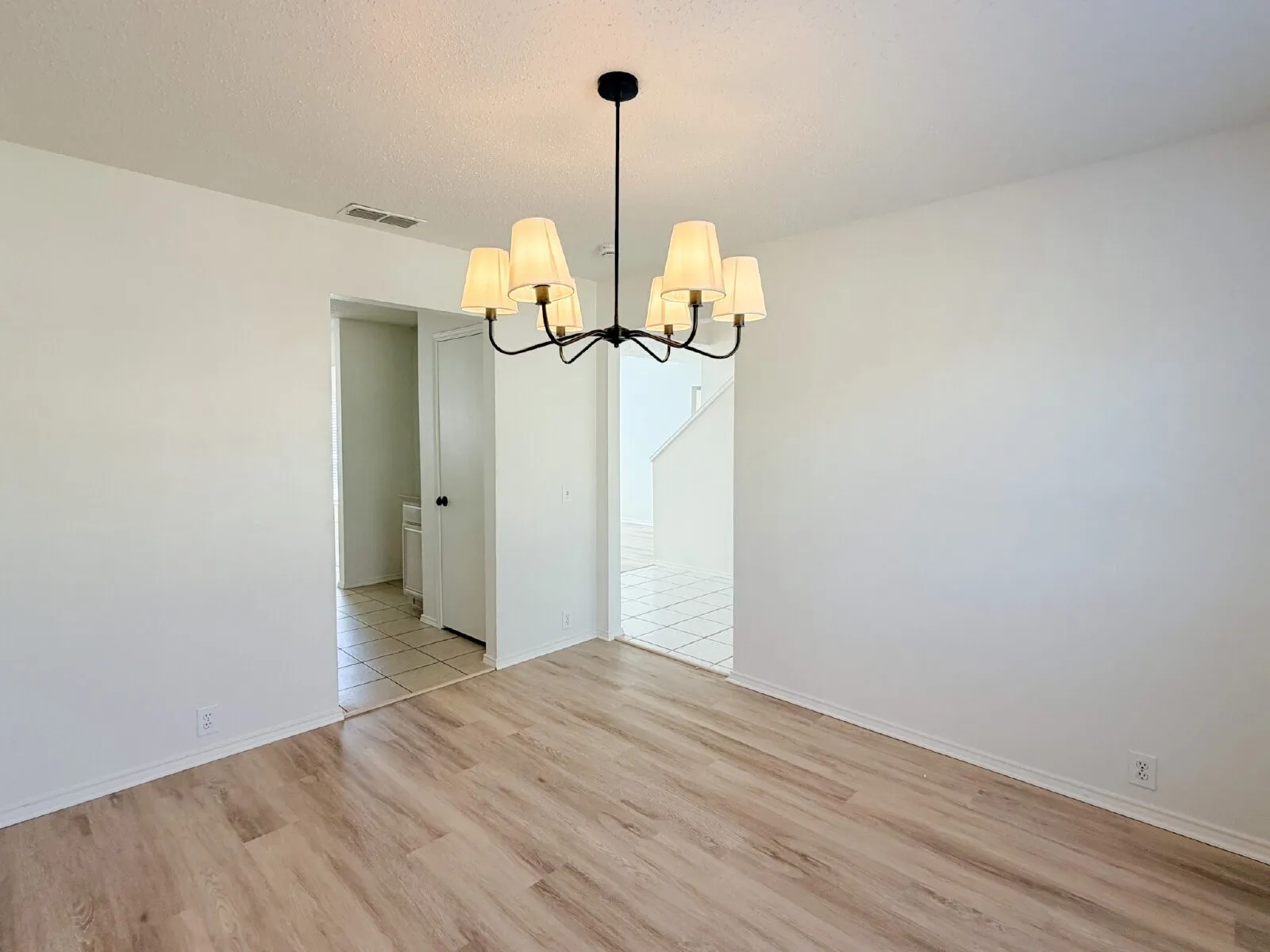 Single Family Residence For Rent in Tarrant County , 8516 Auburn Drive, Fort Worth, Texas 76123, 4 Bedroom, 3 Bathroom, 2 Garage spaces, 2,279 Sqft, built in 1996, mls#21332085, Real Estate Agent in Fort Worth, Homes For Rent in Tarrant county, Homes For Rent in Fort Worth, Realtor in Fort Worth Texas, Real Estate Brokerage Independent Realty Texas, Luminita Cordes Realtor