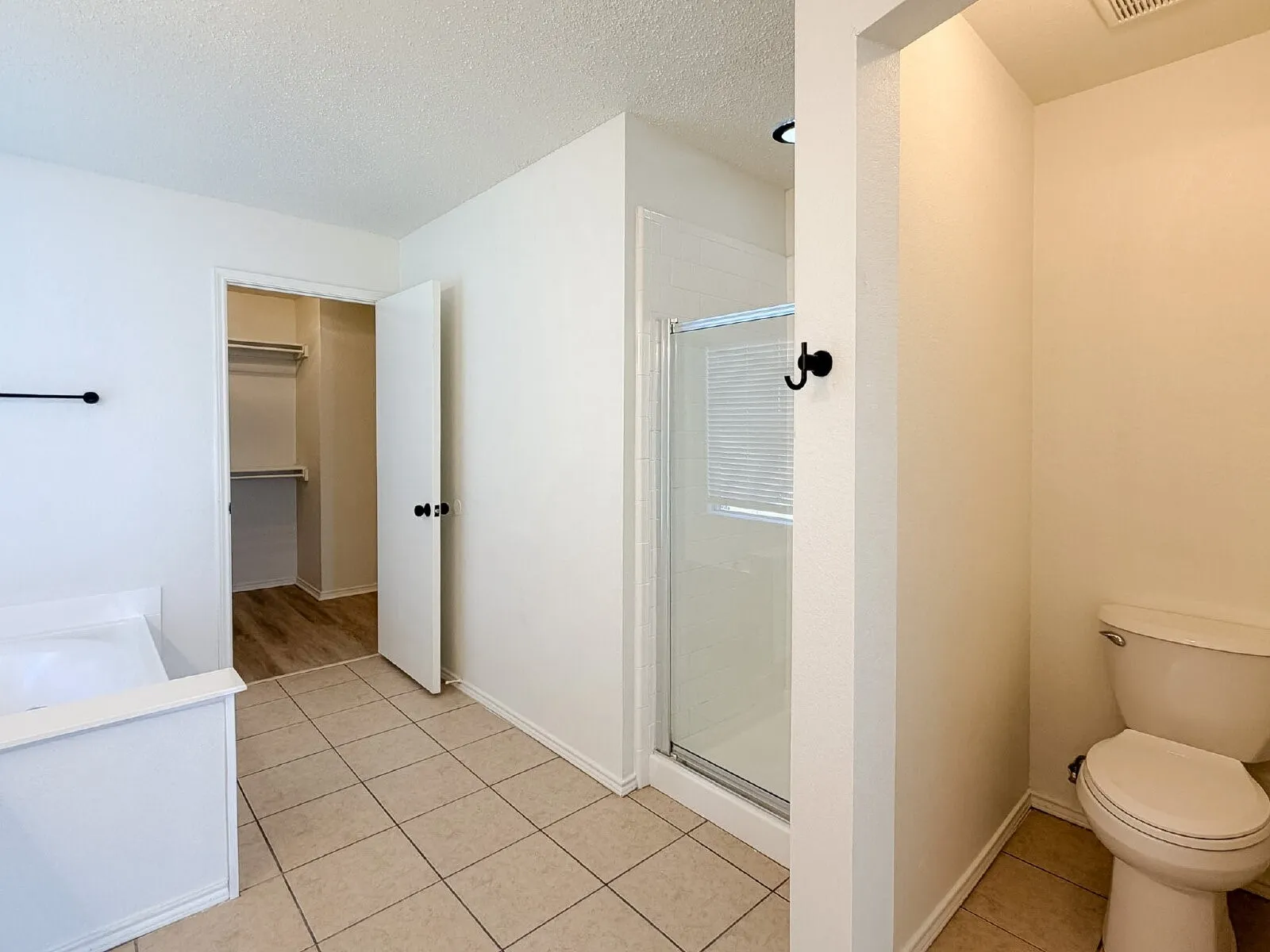 Single Family Residence For Rent in Tarrant County , 8516 Auburn Drive, Fort Worth, Texas 76123, 4 Bedroom, 3 Bathroom, 2 Garage spaces, 2,279 Sqft, built in 1996, mls#21332085, Real Estate Agent in Fort Worth, Homes For Rent in Tarrant county, Homes For Rent in Fort Worth, Realtor in Fort Worth Texas, Real Estate Brokerage Independent Realty Texas, Luminita Cordes Realtor