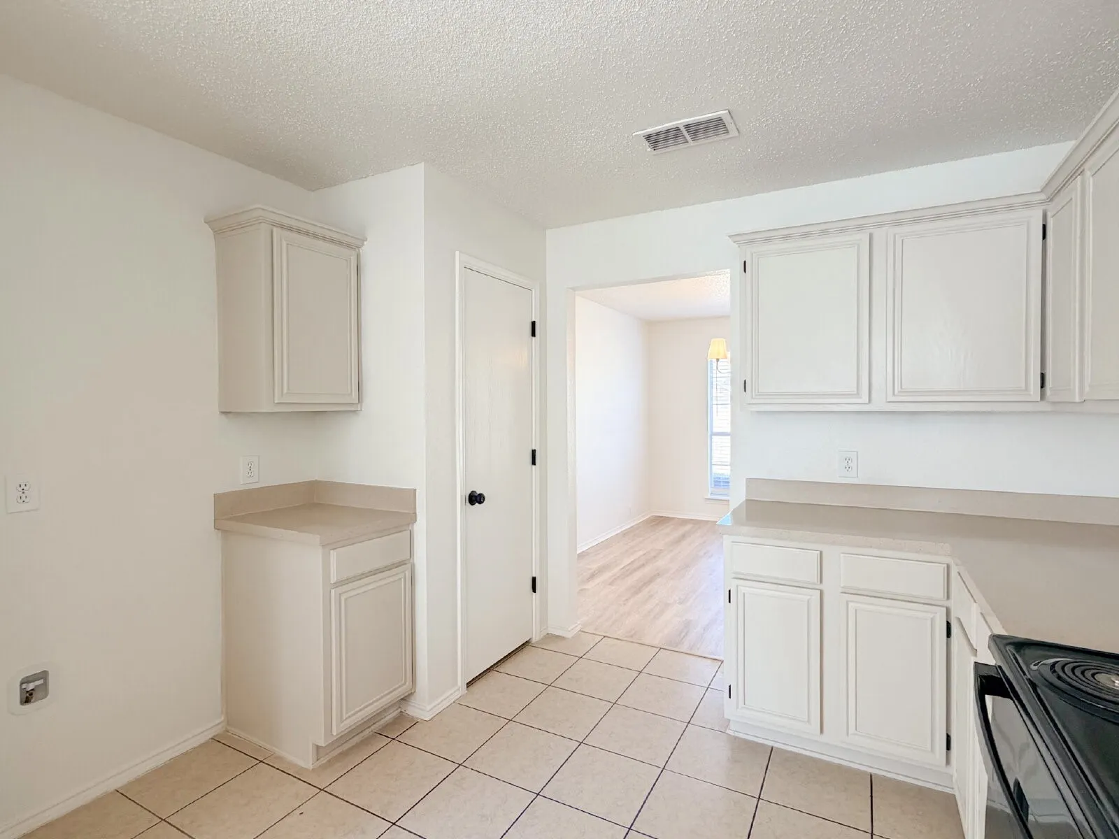 Single Family Residence For Rent in Tarrant County , 8516 Auburn Drive, Fort Worth, Texas 76123, 4 Bedroom, 3 Bathroom, 2 Garage spaces, 2,279 Sqft, built in 1996, mls#21332085, Real Estate Agent in Fort Worth, Homes For Rent in Tarrant county, Homes For Rent in Fort Worth, Realtor in Fort Worth Texas, Real Estate Brokerage Independent Realty Texas, Luminita Cordes Realtor