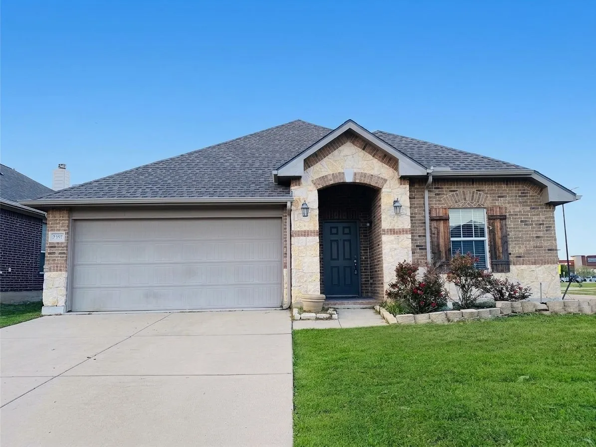 Single Family Residence For Sale in Tarrant County , 2357 Clairborne Drive, Fort Worth, Texas 76177, 4 Bedroom, 2 Bathroom, 2 Garage spaces, 2,080 Sqft, built in 2009, mls#21361820, Real Estate Agent in Fort Worth, Homes For Sale in Tarrant county, Homes For Sale in Fort Worth, Realtor in Fort Worth Texas, Real Estate Brokerage Independent Realty Texas, Luminita Cordes Realtor
