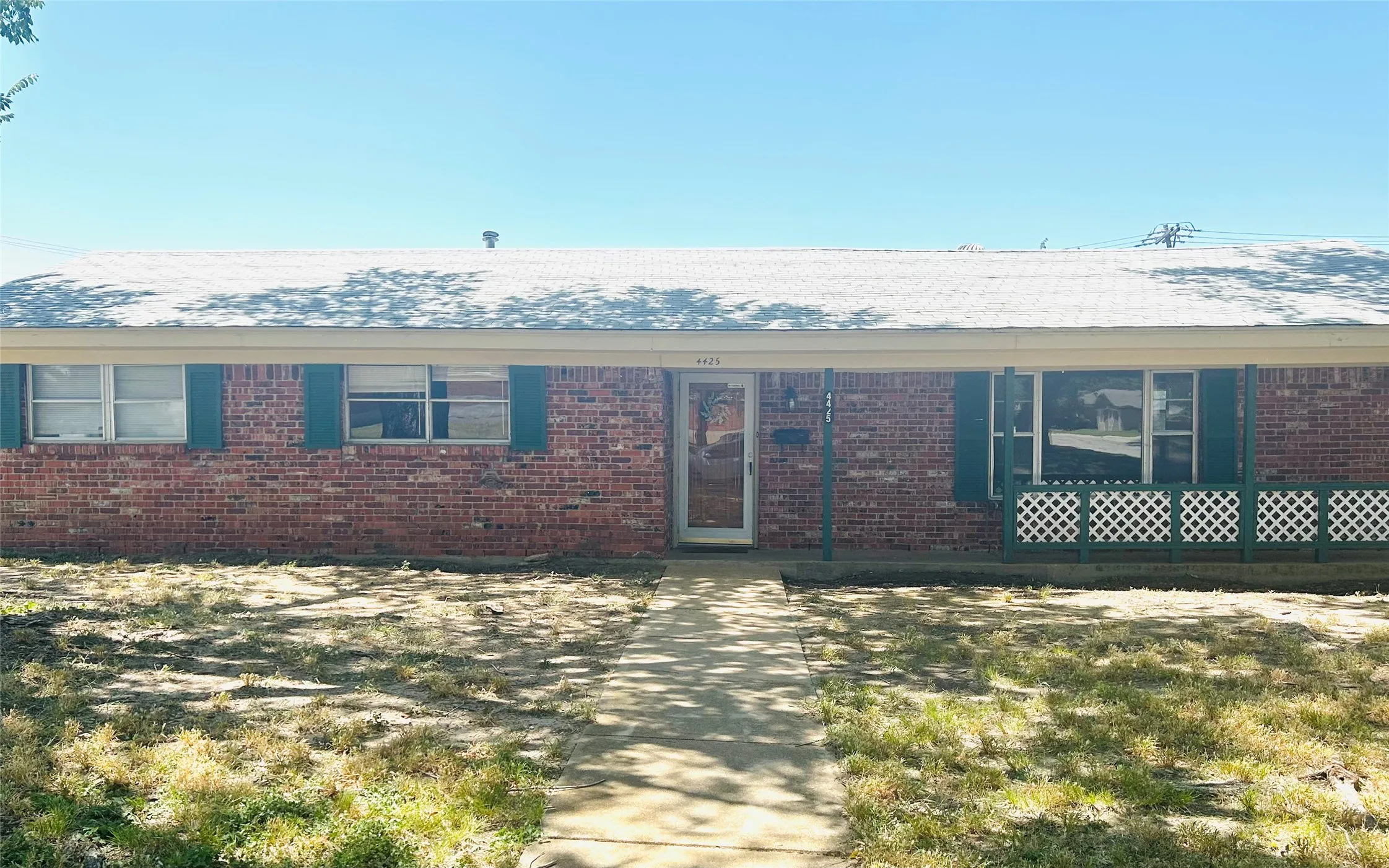 Come make this your very own home!