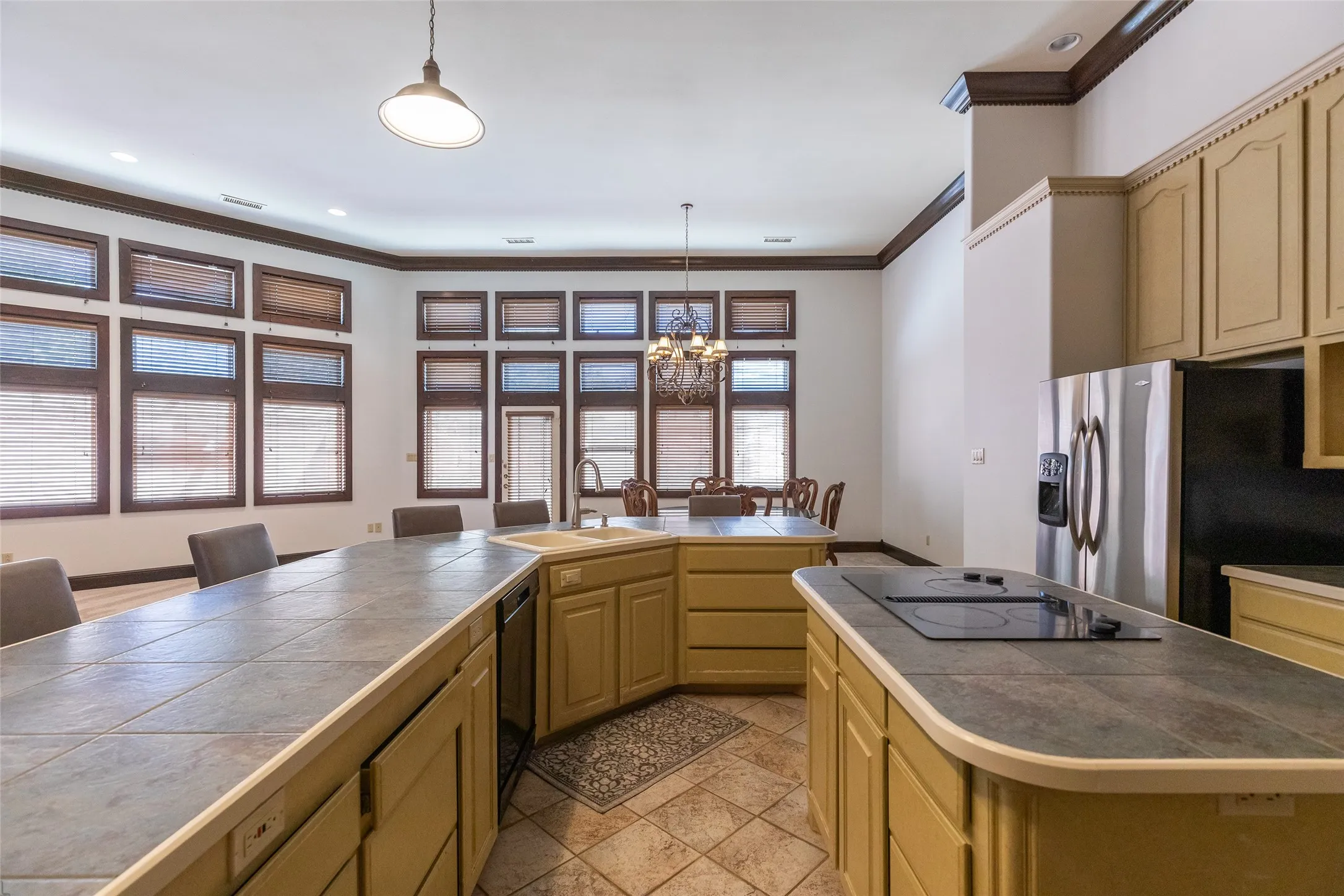 Single Family Residence For Sale in Taylor County , 4 Mesa Ridge, Abilene, Texas 79606, 3 Bedroom, 3 Bathroom, 2 Garage spaces, 2,761 Sqft, built in 1999, mls#21357426, Real Estate Agent in Abilene, Homes For Sale in Taylor county, Homes For Sale in Abilene, Realtor in Abilene Texas, Real Estate Brokerage Independent Realty Texas, Luminita Cordes Realtor