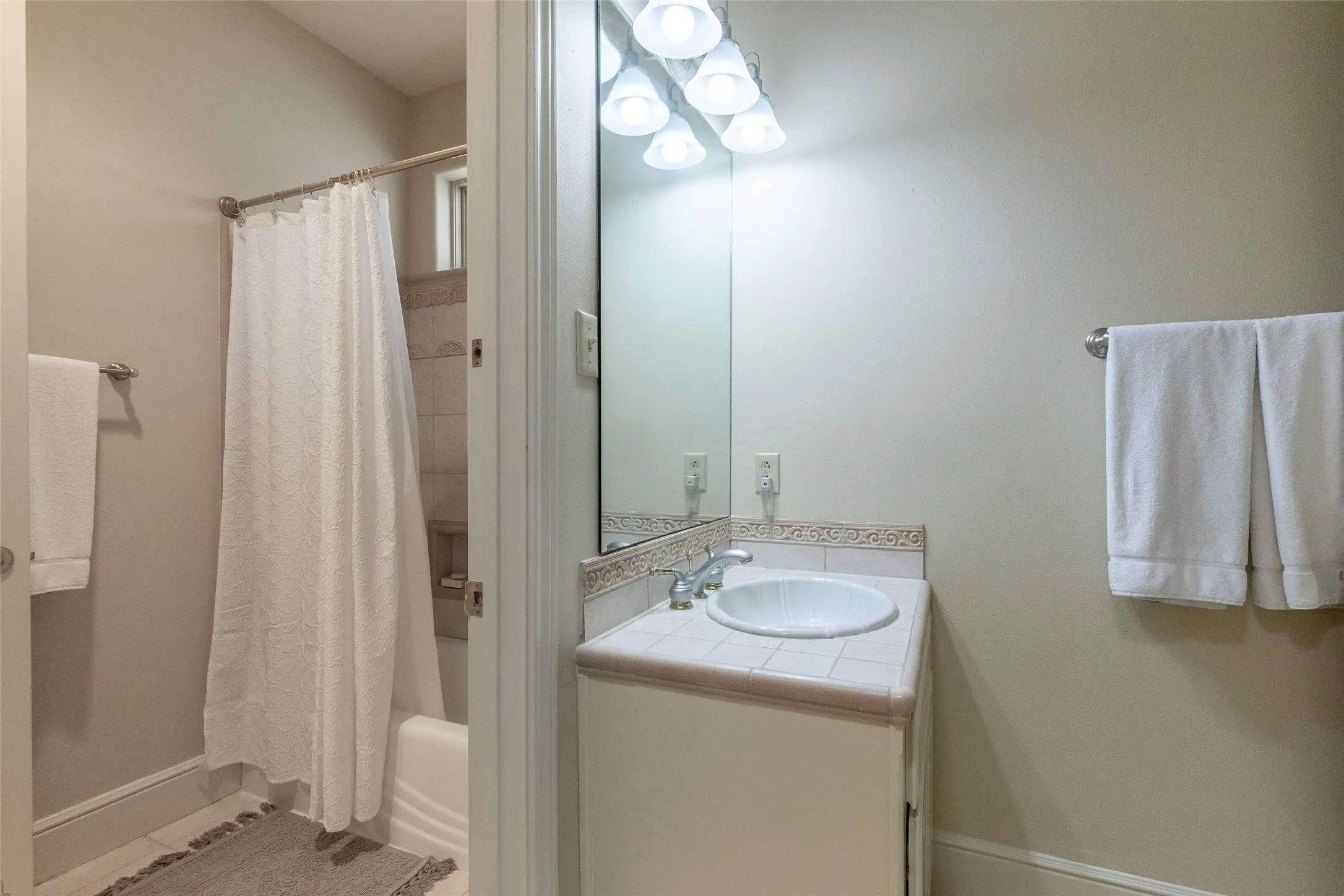Single Family Residence For Sale in Taylor County , 4 Mesa Ridge, Abilene, Texas 79606, 3 Bedroom, 3 Bathroom, 2 Garage spaces, 2,761 Sqft, built in 1999, mls#21357426, Real Estate Agent in Abilene, Homes For Sale in Taylor county, Homes For Sale in Abilene, Realtor in Abilene Texas, Real Estate Brokerage Independent Realty Texas, Luminita Cordes Realtor