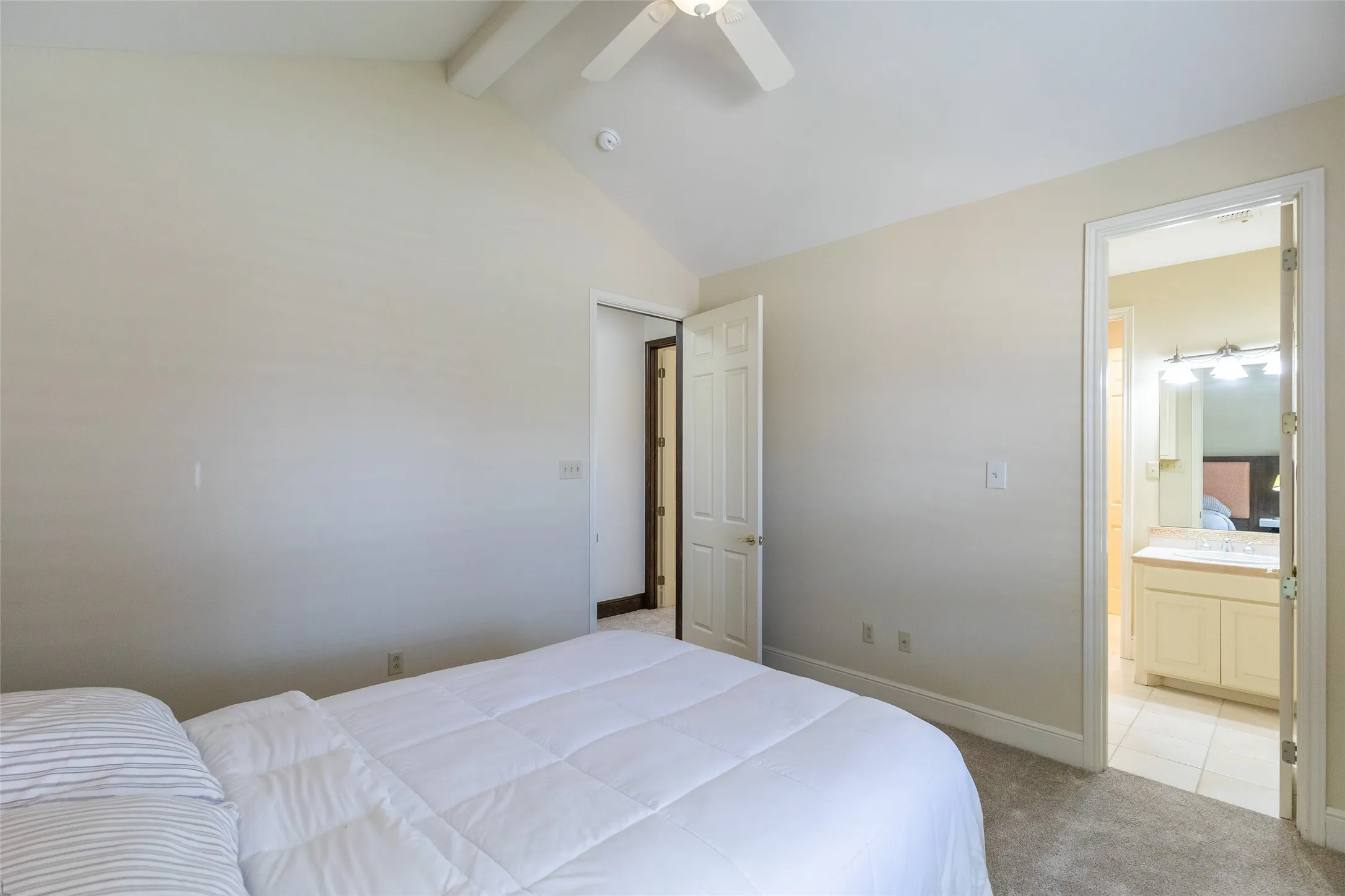 Single Family Residence For Sale in Taylor County , 4 Mesa Ridge, Abilene, Texas 79606, 3 Bedroom, 3 Bathroom, 2 Garage spaces, 2,761 Sqft, built in 1999, mls#21357426, Real Estate Agent in Abilene, Homes For Sale in Taylor county, Homes For Sale in Abilene, Realtor in Abilene Texas, Real Estate Brokerage Independent Realty Texas, Luminita Cordes Realtor