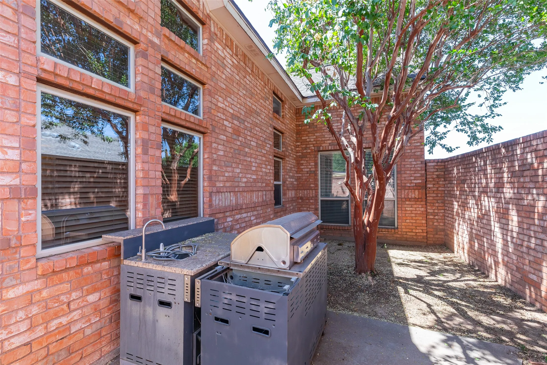 Single Family Residence For Sale in Taylor County , 4 Mesa Ridge, Abilene, Texas 79606, 3 Bedroom, 3 Bathroom, 2 Garage spaces, 2,761 Sqft, built in 1999, mls#21357426, Real Estate Agent in Abilene, Homes For Sale in Taylor county, Homes For Sale in Abilene, Realtor in Abilene Texas, Real Estate Brokerage Independent Realty Texas, Luminita Cordes Realtor