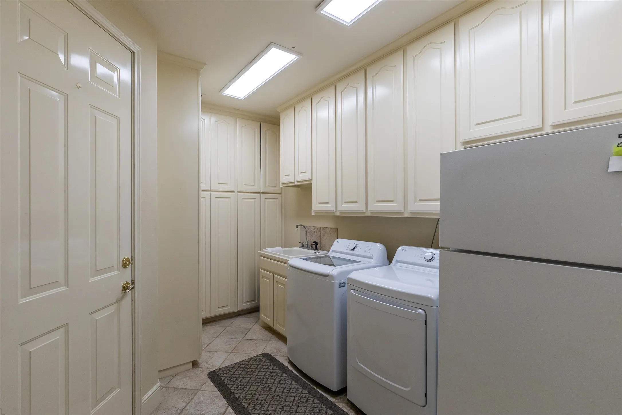 Single Family Residence For Sale in Taylor County , 4 Mesa Ridge, Abilene, Texas 79606, 3 Bedroom, 3 Bathroom, 2 Garage spaces, 2,761 Sqft, built in 1999, mls#21357426, Real Estate Agent in Abilene, Homes For Sale in Taylor county, Homes For Sale in Abilene, Realtor in Abilene Texas, Real Estate Brokerage Independent Realty Texas, Luminita Cordes Realtor