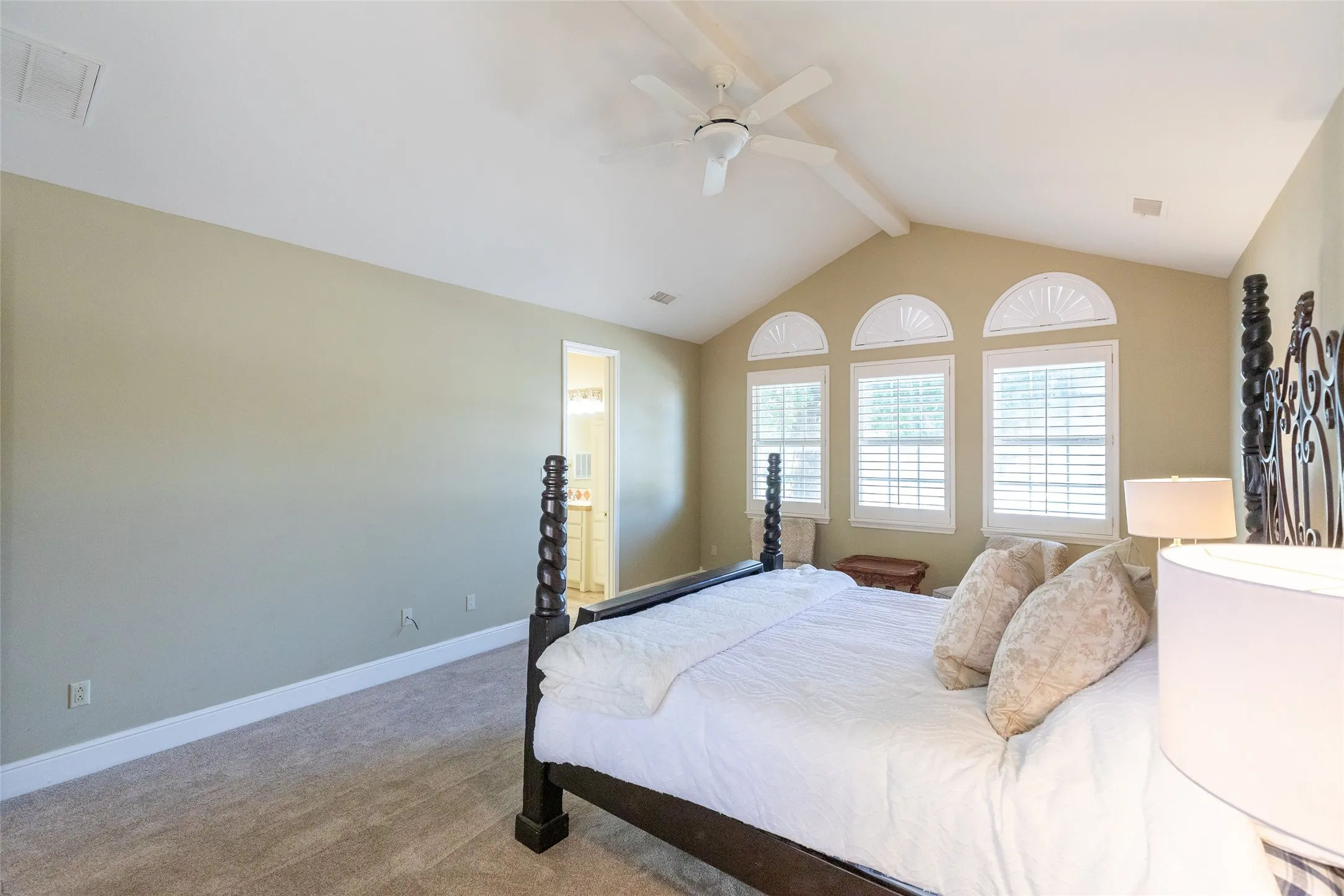 Single Family Residence For Sale in Taylor County , 4 Mesa Ridge, Abilene, Texas 79606, 3 Bedroom, 3 Bathroom, 2 Garage spaces, 2,761 Sqft, built in 1999, mls#21357426, Real Estate Agent in Abilene, Homes For Sale in Taylor county, Homes For Sale in Abilene, Realtor in Abilene Texas, Real Estate Brokerage Independent Realty Texas, Luminita Cordes Realtor
