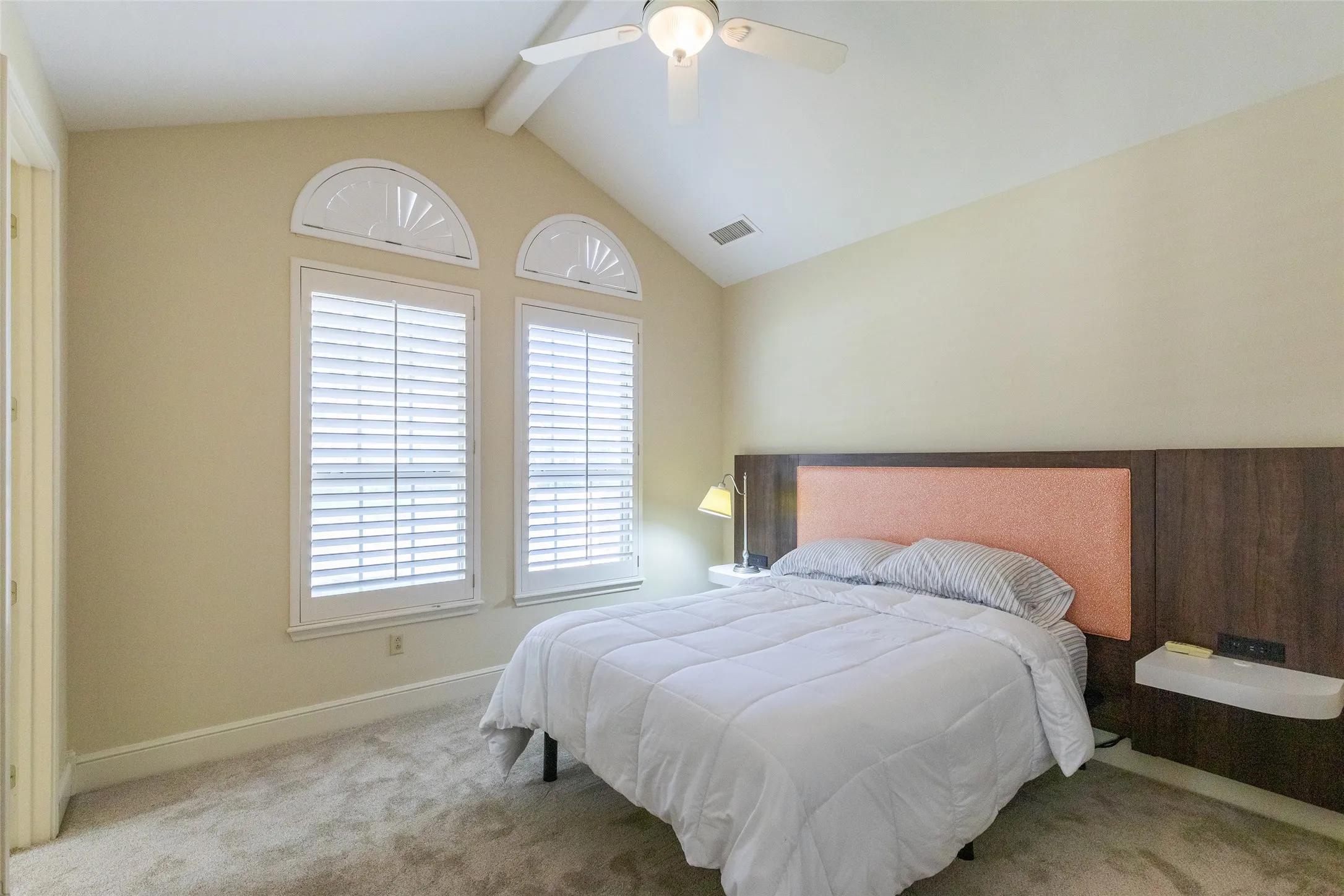 Single Family Residence For Sale in Taylor County , 4 Mesa Ridge, Abilene, Texas 79606, 3 Bedroom, 3 Bathroom, 2 Garage spaces, 2,761 Sqft, built in 1999, mls#21357426, Real Estate Agent in Abilene, Homes For Sale in Taylor county, Homes For Sale in Abilene, Realtor in Abilene Texas, Real Estate Brokerage Independent Realty Texas, Luminita Cordes Realtor