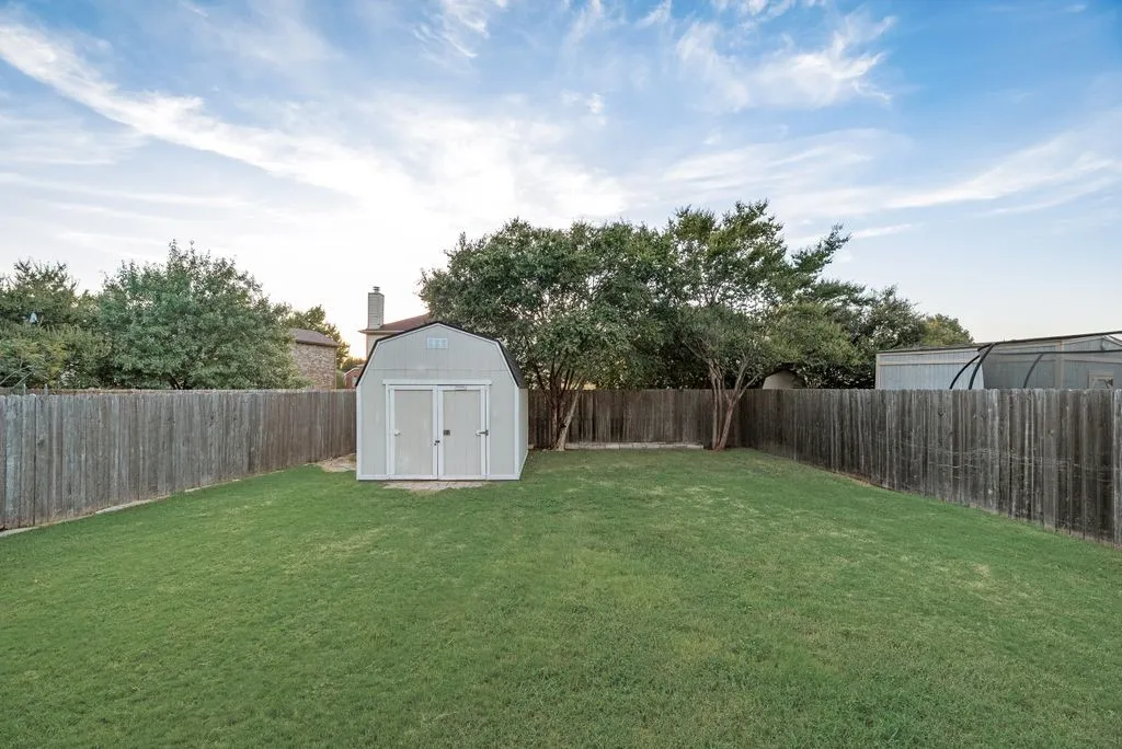 Single Family Residence For Sale in Kaufman County , 512 Appaloosa Drive, Forney, Texas 75126, 4 Bedroom, 3 Bathroom, 2 Garage spaces, 2,614 Sqft, built in 2003, mls#21361743, Real Estate Agent in Forney, Homes For Sale in Kaufman county, Homes For Sale in Forney, Realtor in Forney Texas, Real Estate Brokerage Independent Realty Texas, Luminita Cordes Realtor