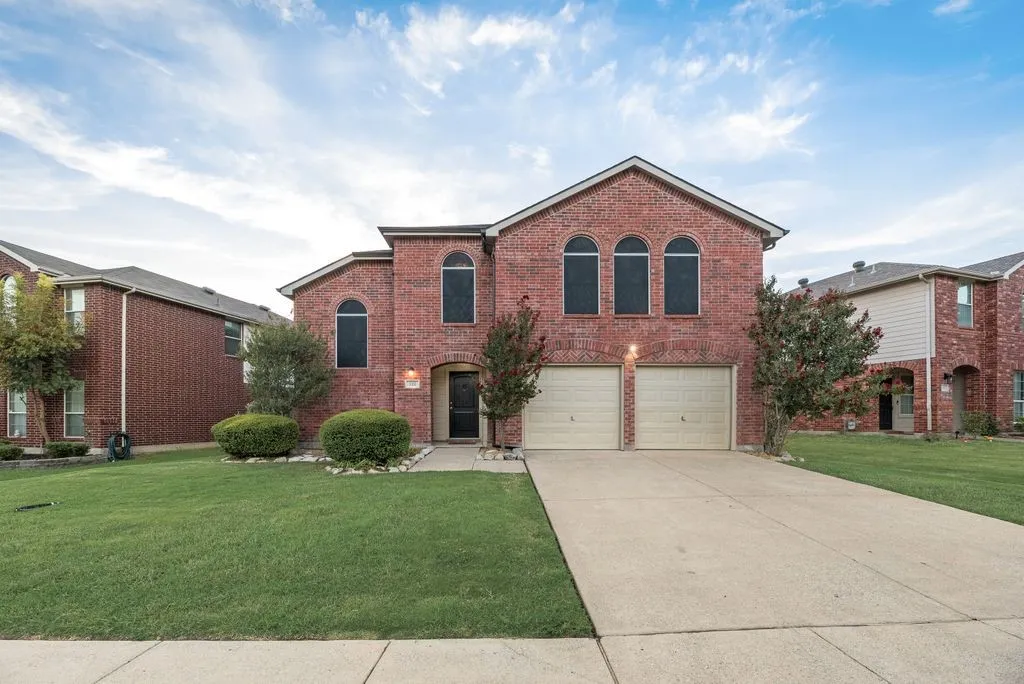 Single Family Residence For Sale in Kaufman County , 512 Appaloosa Drive, Forney, Texas 75126, 4 Bedroom, 3 Bathroom, 2 Garage spaces, 2,614 Sqft, built in 2003, mls#21361743, Real Estate Agent in Forney, Homes For Sale in Kaufman county, Homes For Sale in Forney, Realtor in Forney Texas, Real Estate Brokerage Independent Realty Texas, Luminita Cordes Realtor
