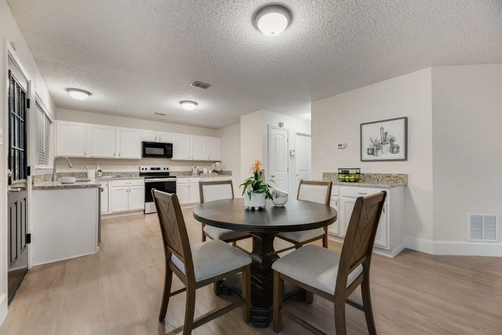 Single Family Residence For Sale in Kaufman County , 512 Appaloosa Drive, Forney, Texas 75126, 4 Bedroom, 3 Bathroom, 2 Garage spaces, 2,614 Sqft, built in 2003, mls#21361743, Real Estate Agent in Forney, Homes For Sale in Kaufman county, Homes For Sale in Forney, Realtor in Forney Texas, Real Estate Brokerage Independent Realty Texas, Luminita Cordes Realtor