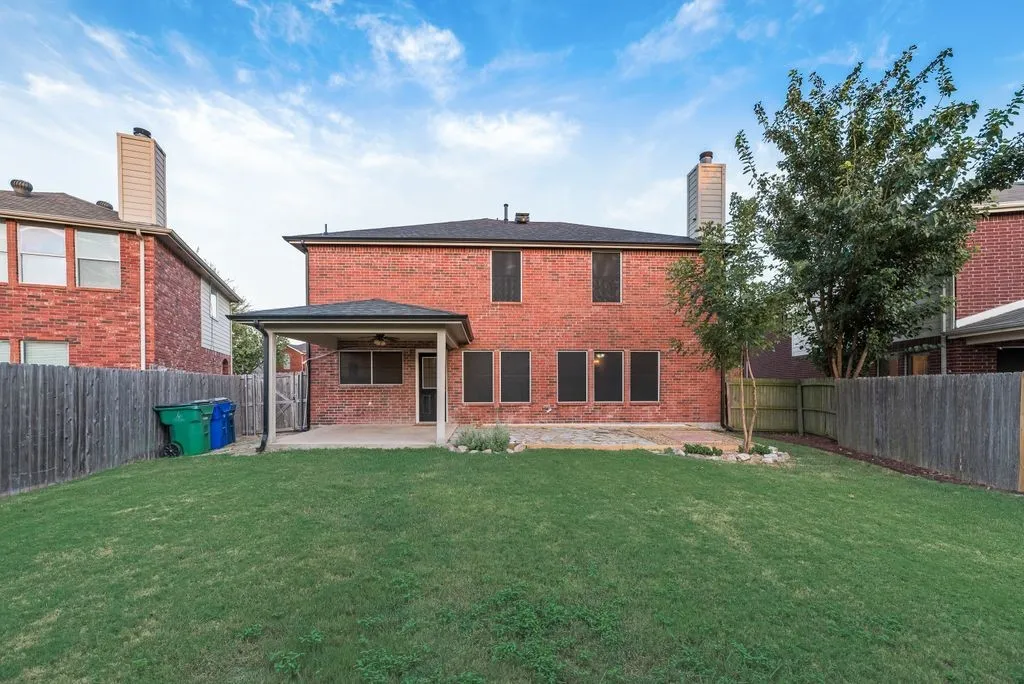 Single Family Residence For Sale in Kaufman County , 512 Appaloosa Drive, Forney, Texas 75126, 4 Bedroom, 3 Bathroom, 2 Garage spaces, 2,614 Sqft, built in 2003, mls#21361743, Real Estate Agent in Forney, Homes For Sale in Kaufman county, Homes For Sale in Forney, Realtor in Forney Texas, Real Estate Brokerage Independent Realty Texas, Luminita Cordes Realtor