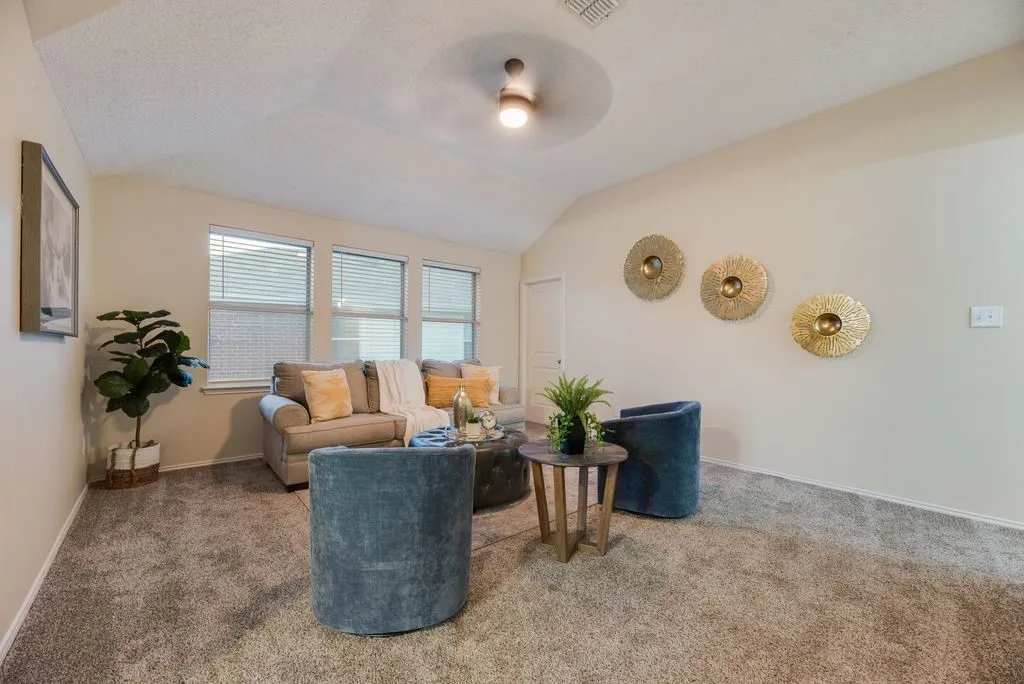 Single Family Residence For Sale in Kaufman County , 512 Appaloosa Drive, Forney, Texas 75126, 4 Bedroom, 3 Bathroom, 2 Garage spaces, 2,614 Sqft, built in 2003, mls#21361743, Real Estate Agent in Forney, Homes For Sale in Kaufman county, Homes For Sale in Forney, Realtor in Forney Texas, Real Estate Brokerage Independent Realty Texas, Luminita Cordes Realtor
