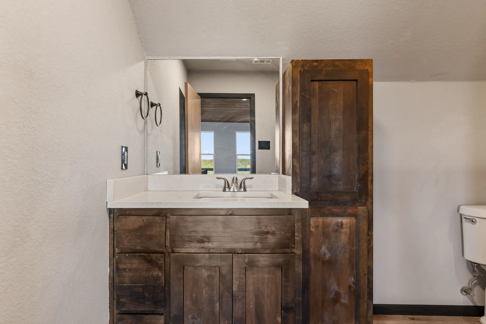 Single Family Residence For Sale in Mc Lennan County , 778 Rivercrest Road, Valley Mills, Texas 76689, 5 Bedroom, 3 Bathroom, 1 Garage spaces, 2,647 Sqft, built in 2019, mls#21361834, Real Estate Agent in Valley Mills, Homes For Sale in Mc Lennan county, Homes For Sale in Valley Mills, Realtor in Valley Mills Texas, Real Estate Brokerage Independent Realty Texas, Luminita Cordes Realtor