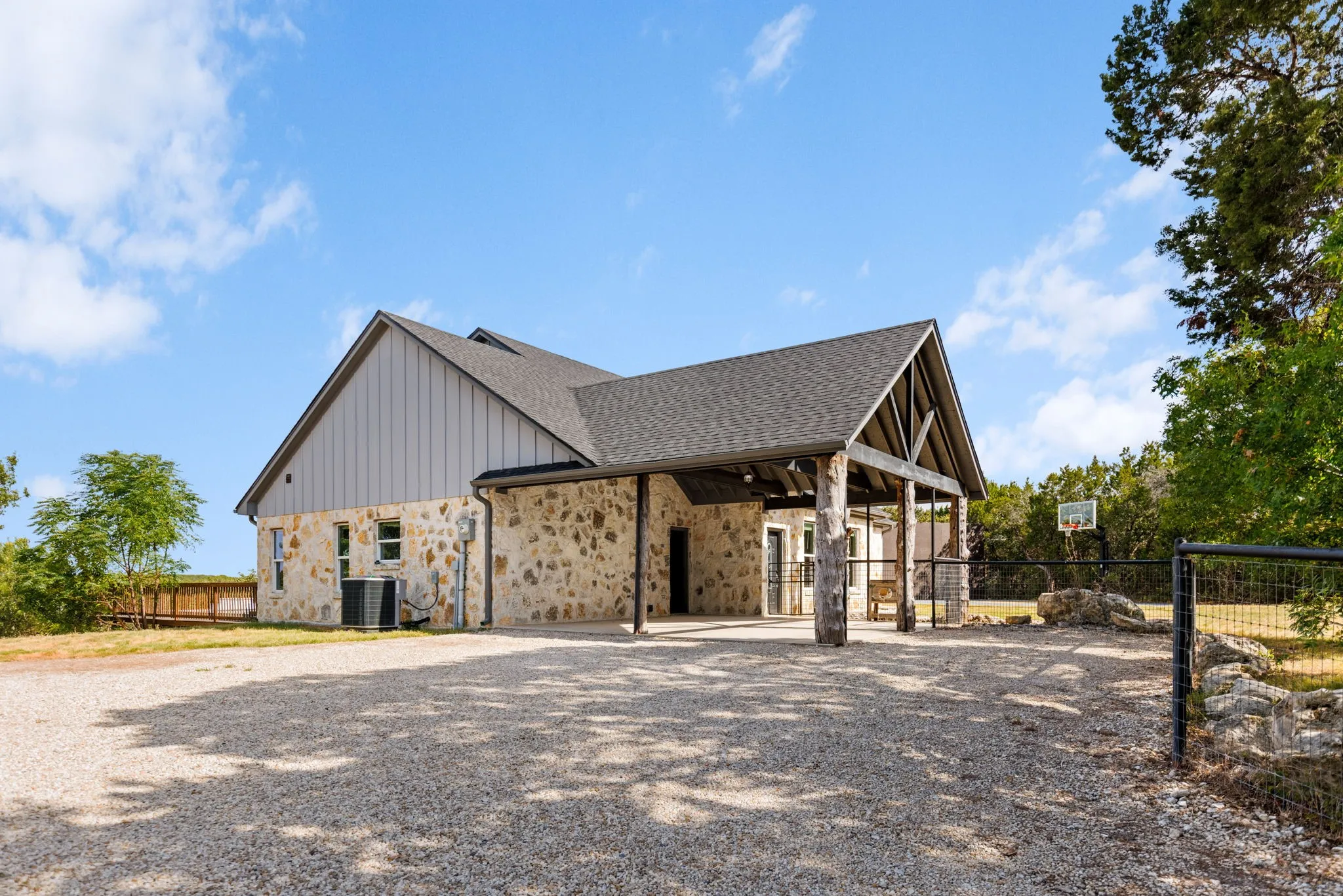 Single Family Residence For Sale in Mc Lennan County , 778 Rivercrest Road, Valley Mills, Texas 76689, 5 Bedroom, 3 Bathroom, 1 Garage spaces, 2,647 Sqft, built in 2019, mls#21361834, Real Estate Agent in Valley Mills, Homes For Sale in Mc Lennan county, Homes For Sale in Valley Mills, Realtor in Valley Mills Texas, Real Estate Brokerage Independent Realty Texas, Luminita Cordes Realtor