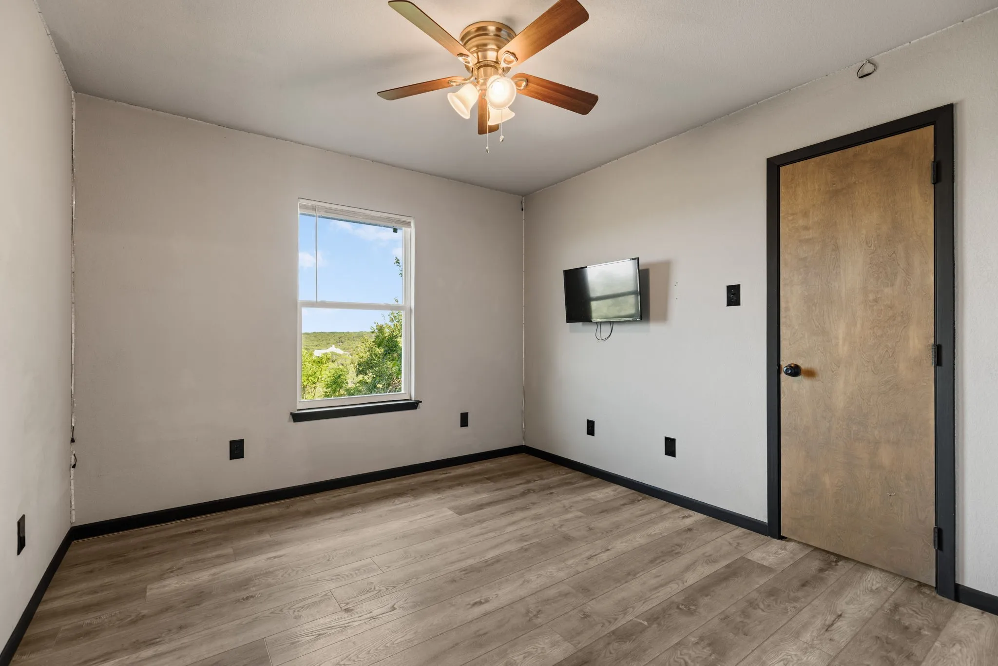 Single Family Residence For Sale in Mc Lennan County , 778 Rivercrest Road, Valley Mills, Texas 76689, 5 Bedroom, 3 Bathroom, 1 Garage spaces, 2,647 Sqft, built in 2019, mls#21361834, Real Estate Agent in Valley Mills, Homes For Sale in Mc Lennan county, Homes For Sale in Valley Mills, Realtor in Valley Mills Texas, Real Estate Brokerage Independent Realty Texas, Luminita Cordes Realtor
